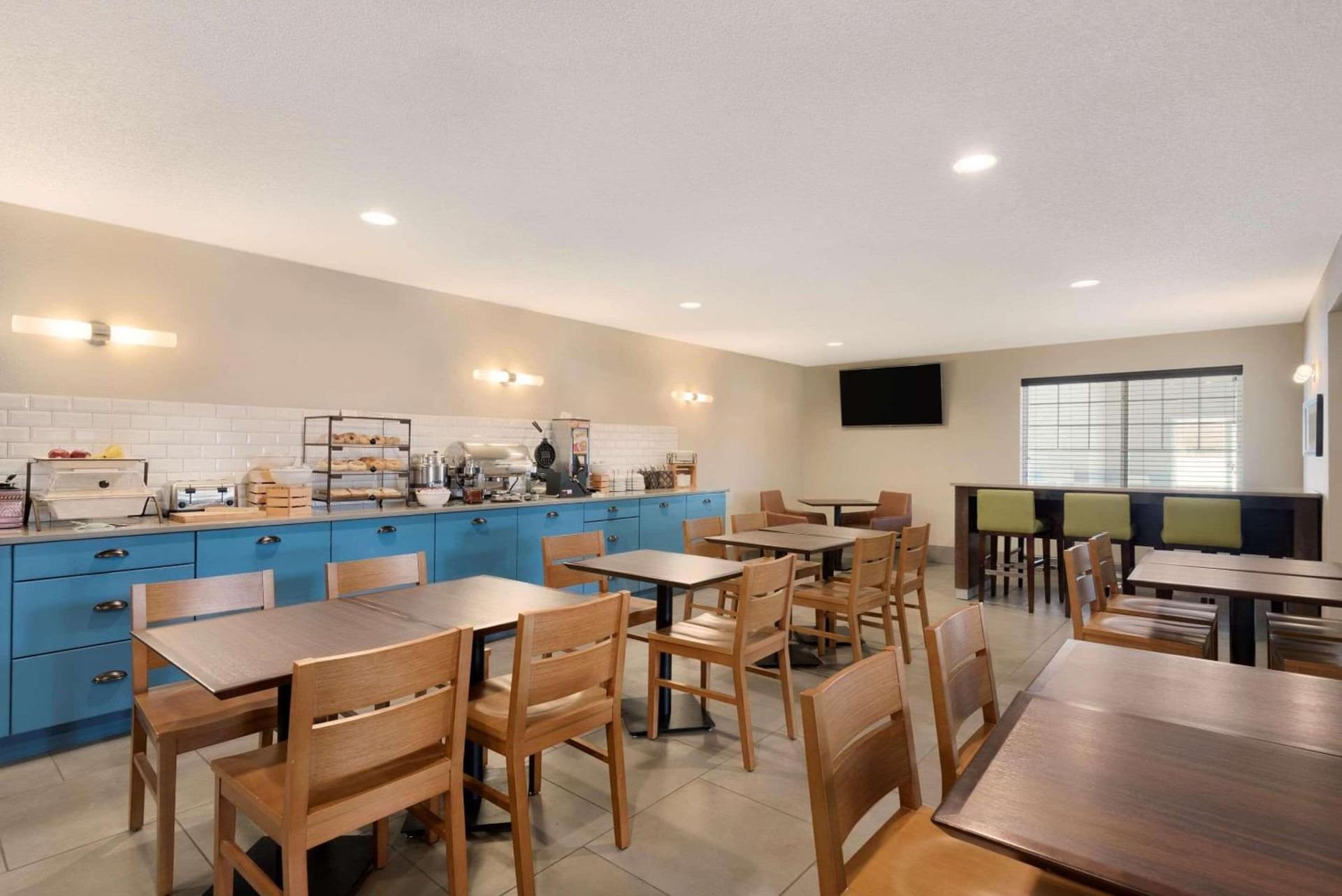 Country Inn & Suites by Radisson, Chippewa Falls, WI gallery photo in Chippewa Falls, WI — image 20