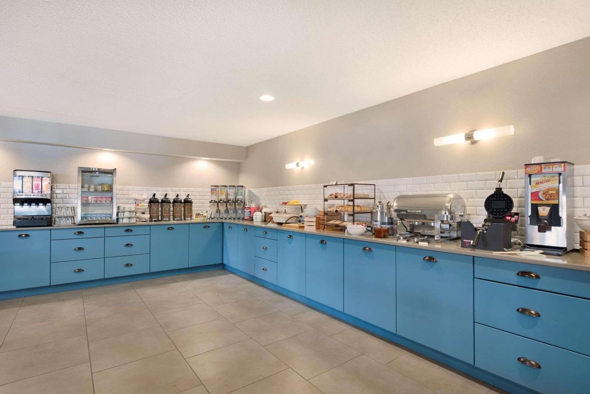 Country Inn & Suites by Radisson, Chippewa Falls, WI gallery photo in Chippewa Falls, WI — image 26