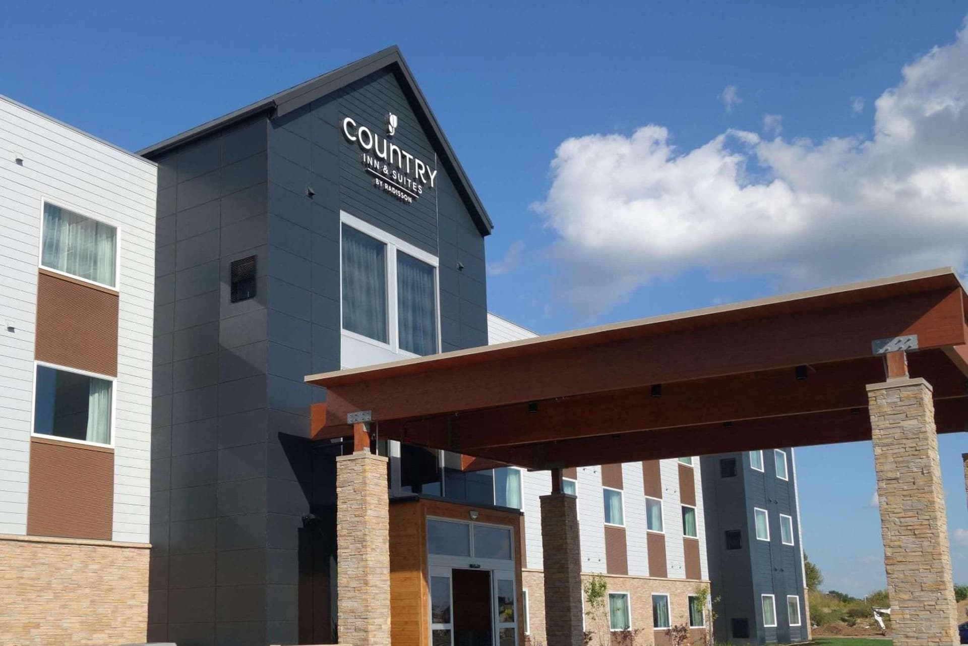 Country Inn & Suites by Radisson, Ft Atkinson, WI featured exterior or lobby in Fort Atkinson, WI — similar hotel