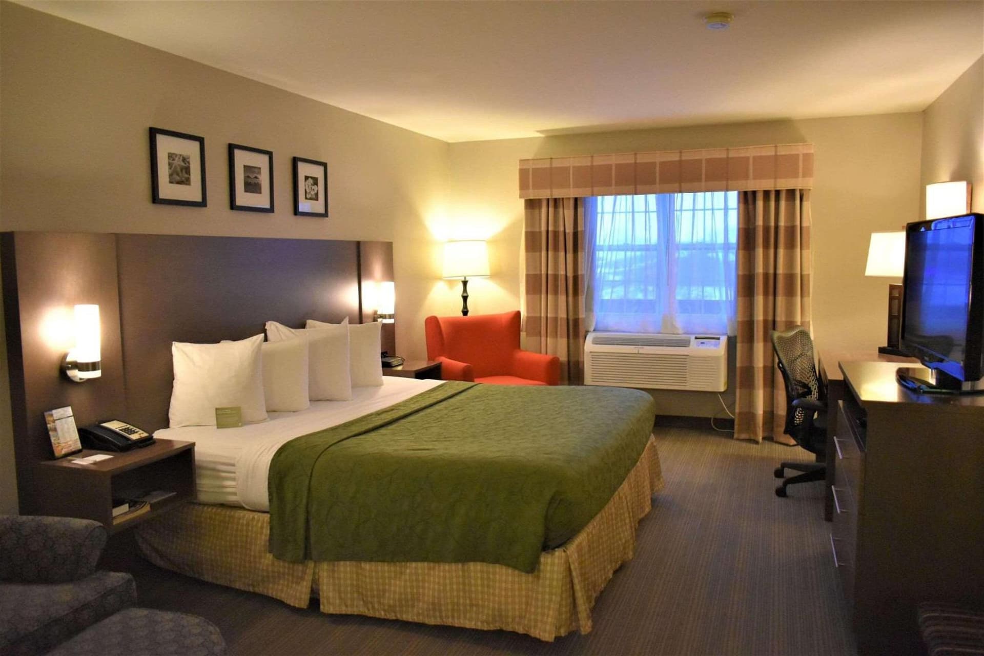 Country Inn & Suites by Radisson Kenosha - Pleasant Prairie gallery photo in Kenosha, WI — image 46