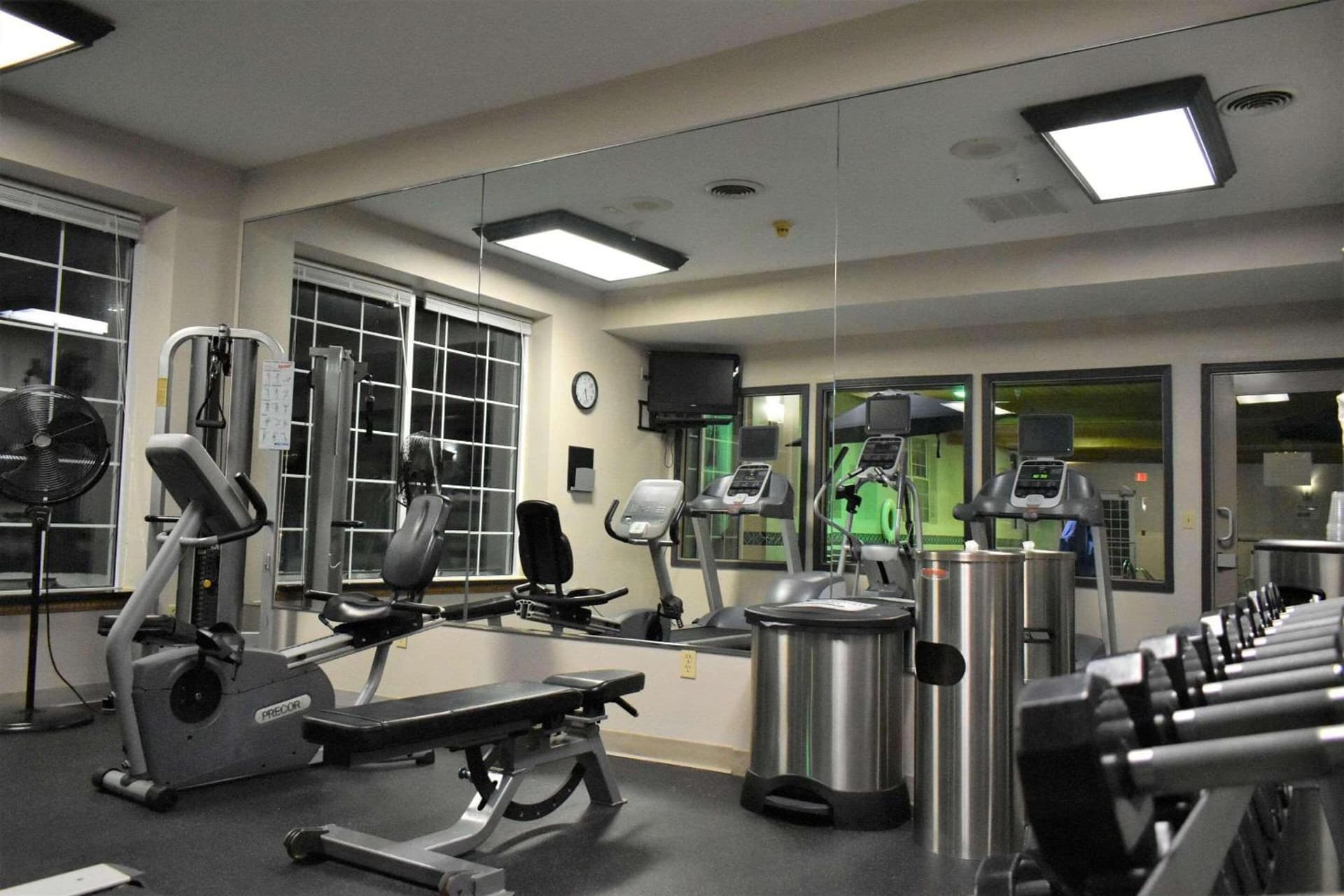 Country Inn & Suites by Radisson Kenosha - Pleasant Prairie gallery photo in Kenosha, WI — image 32