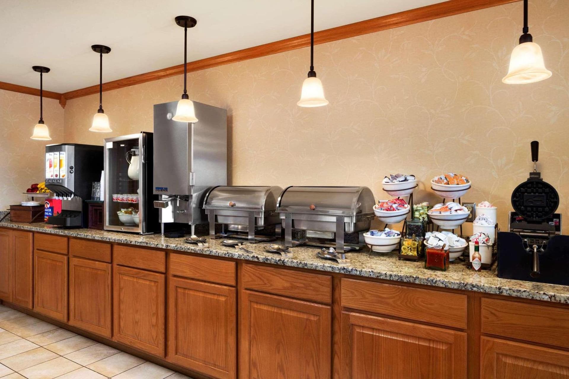 Country Inn & Suites by Radisson Kenosha - Pleasant Prairie gallery photo in Kenosha, WI — image 28