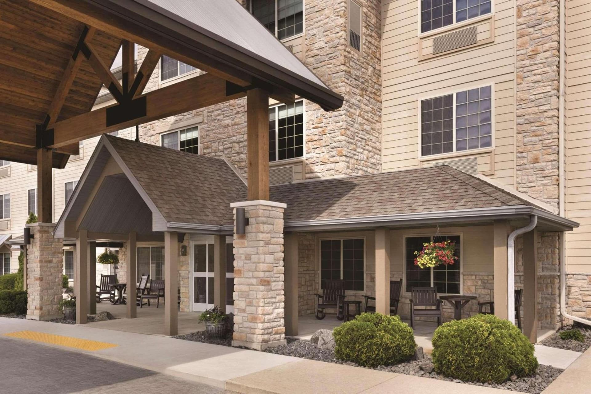 Country Inn & Suites by Radisson, Green Bay North featured exterior or lobby in Green Bay, WI — similar hotel