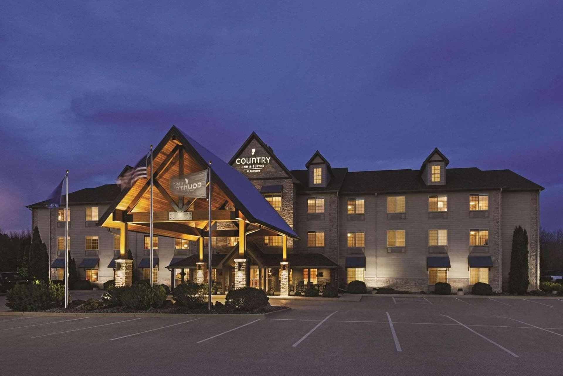 Country Inn & Suites by Radisson, Green Bay North interior in Green Bay, WI — gallery photo 2