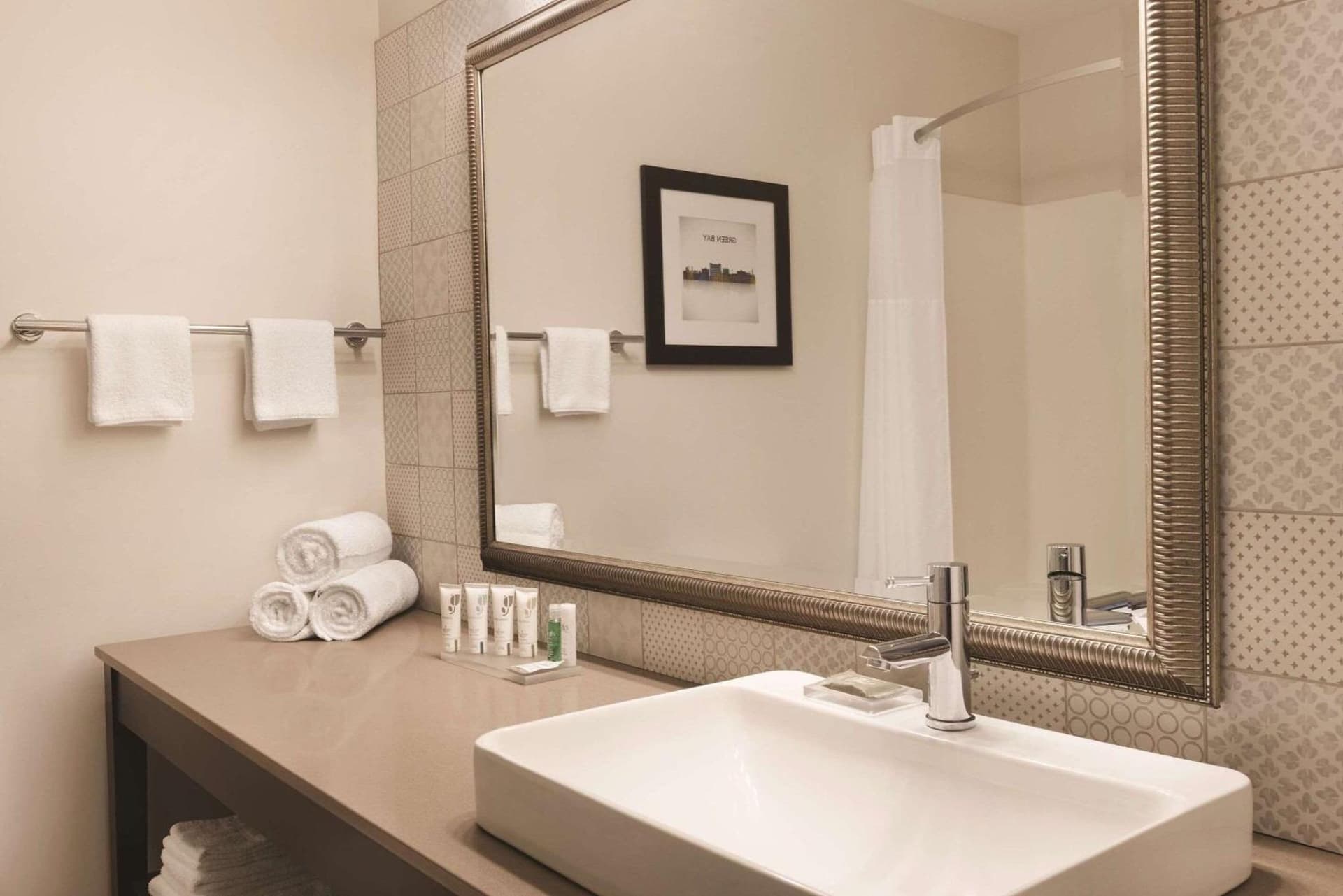 Country Inn & Suites by Radisson, Green Bay North gallery photo in Green Bay, WI — image 11