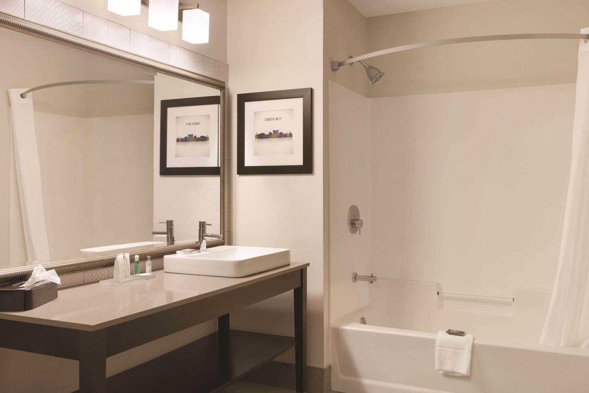 Country Inn & Suites by Radisson, Green Bay North gallery photo in Green Bay, WI — image 14