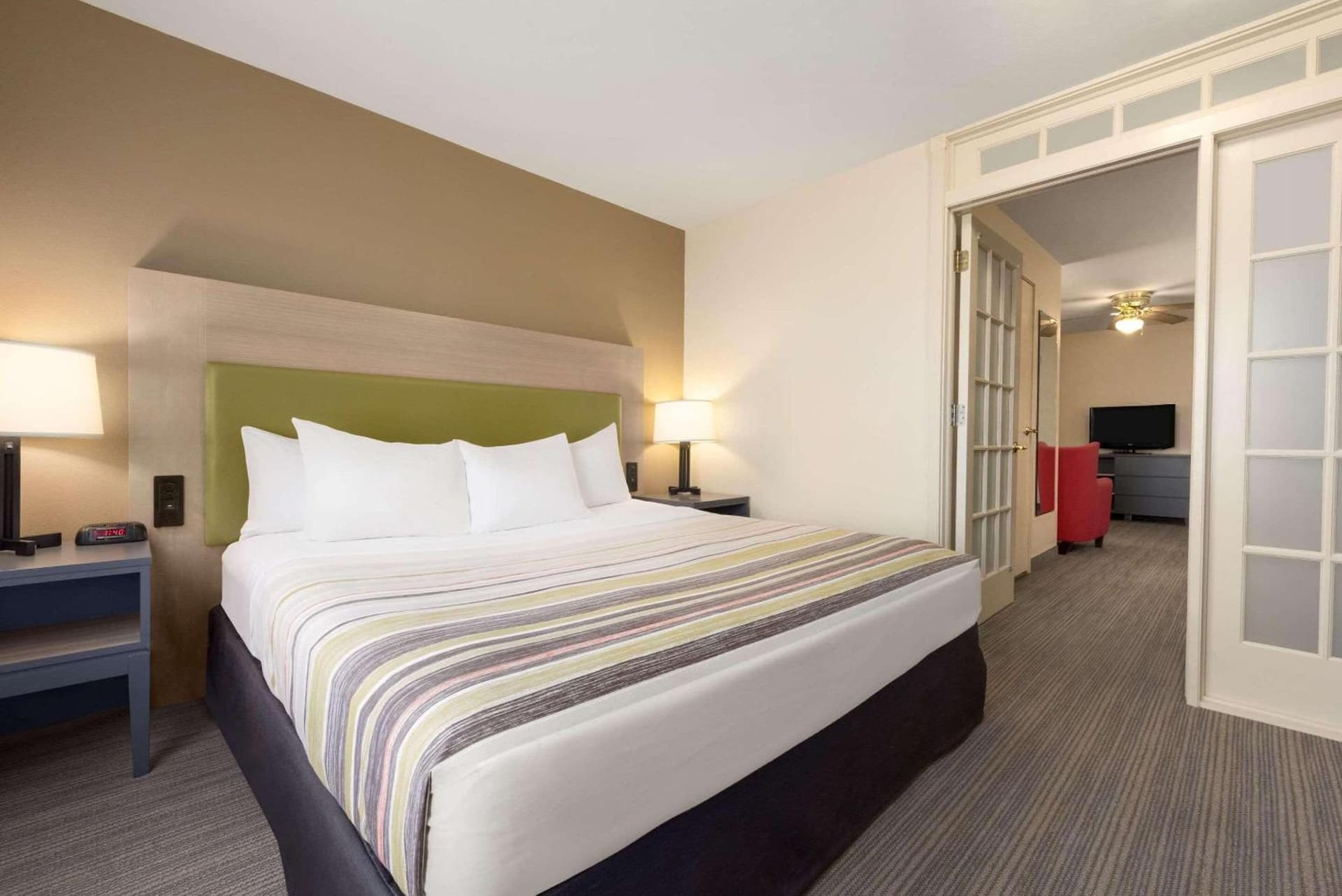 Country Inn & Suites by Radisson, Milwaukee Airport, WI gallery photo in Milwaukee, WI — image 6