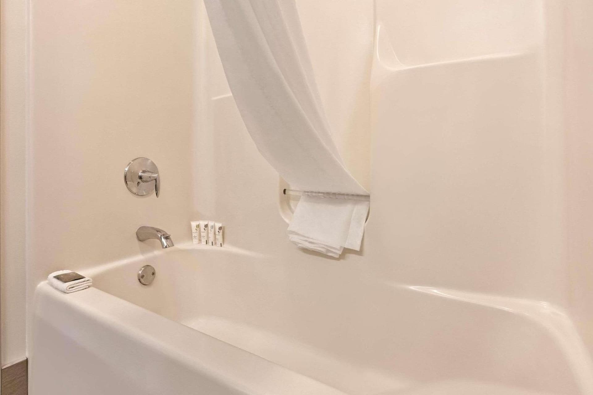 Country Inn & Suites by Radisson, Madison, WI gallery photo in Madison, WI — image 19