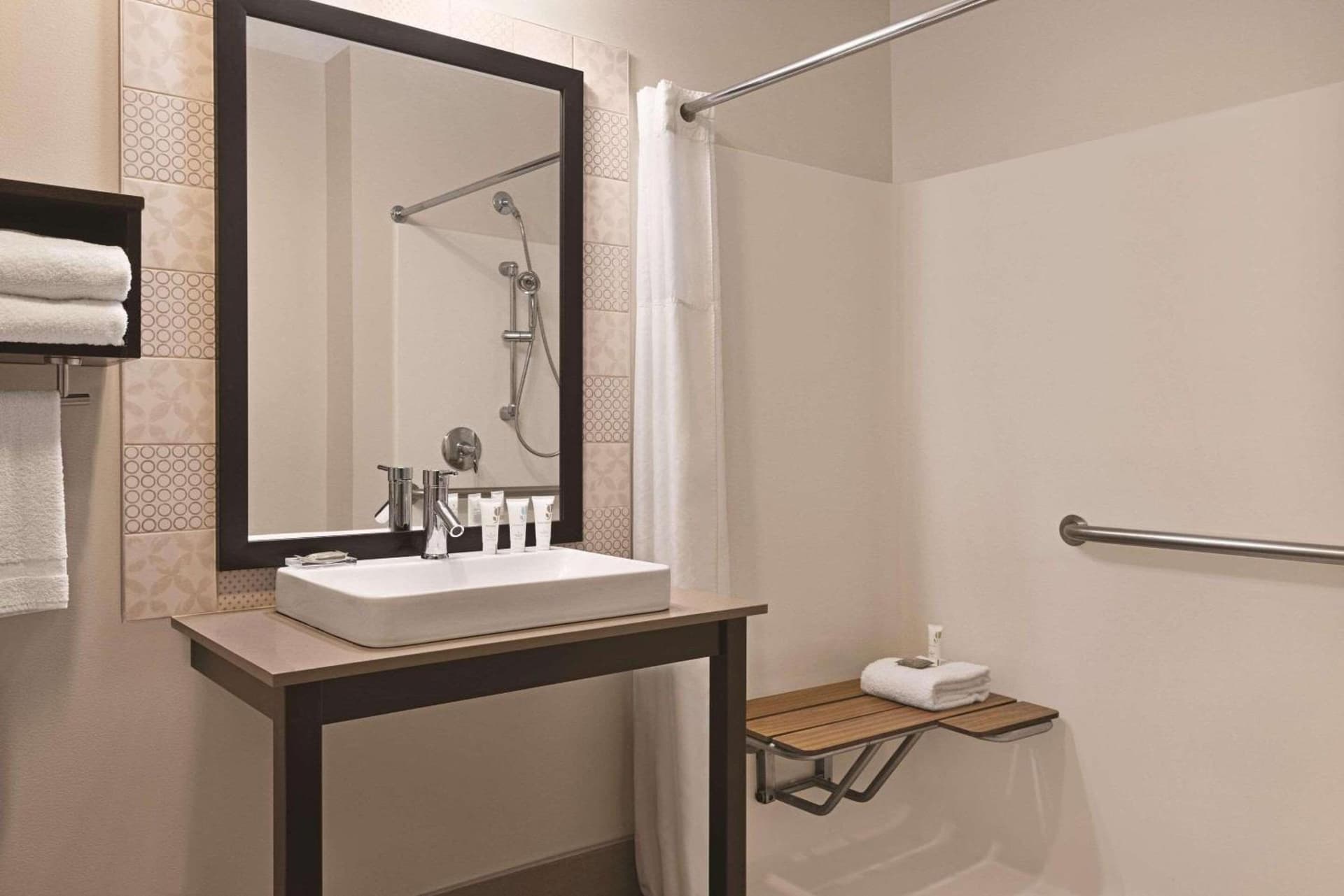 Country Inn & Suites by Radisson, Madison, WI gallery photo in Madison, WI — image 37