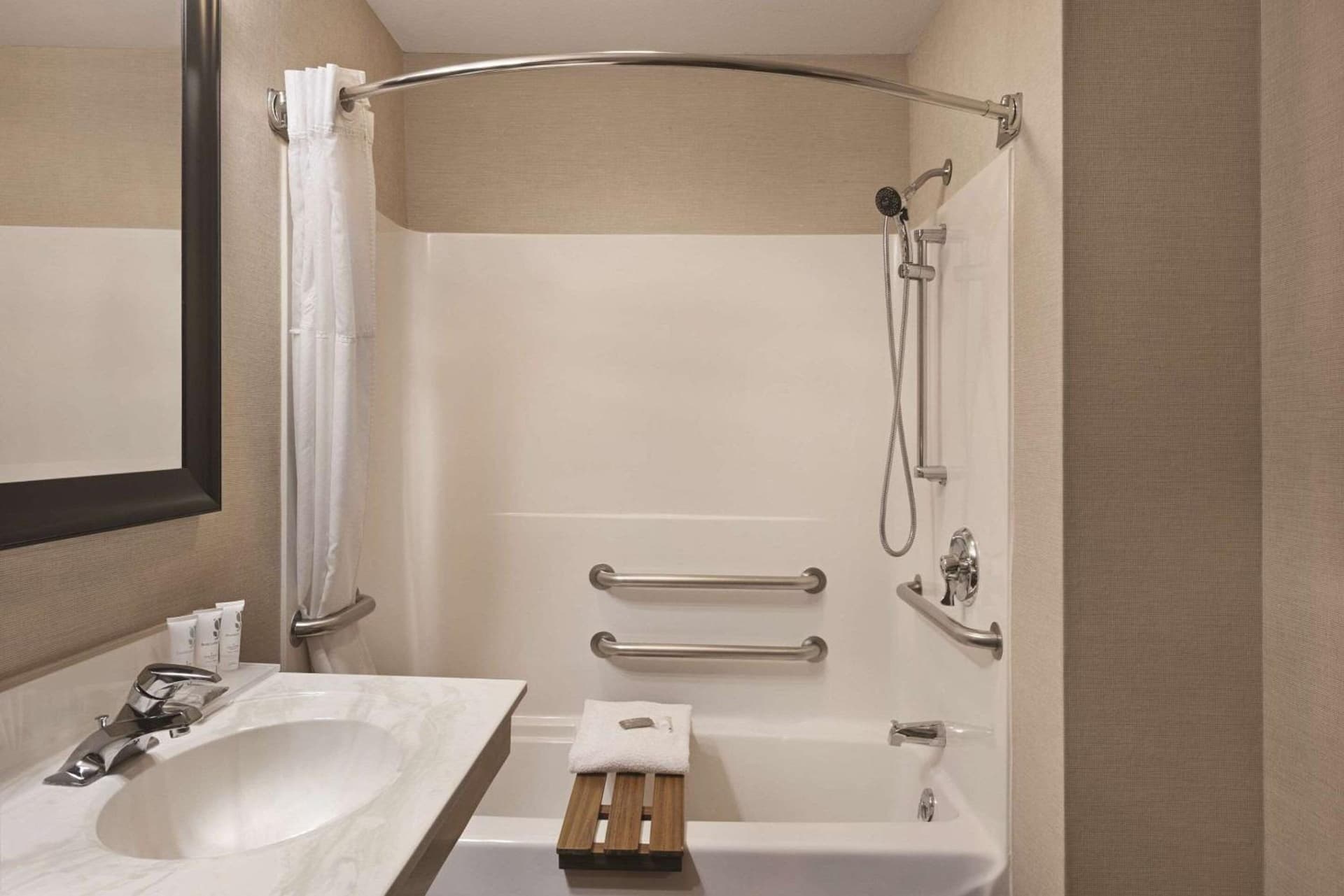Country Inn & Suites by Radisson, Madison, WI gallery photo in Madison, WI — image 22