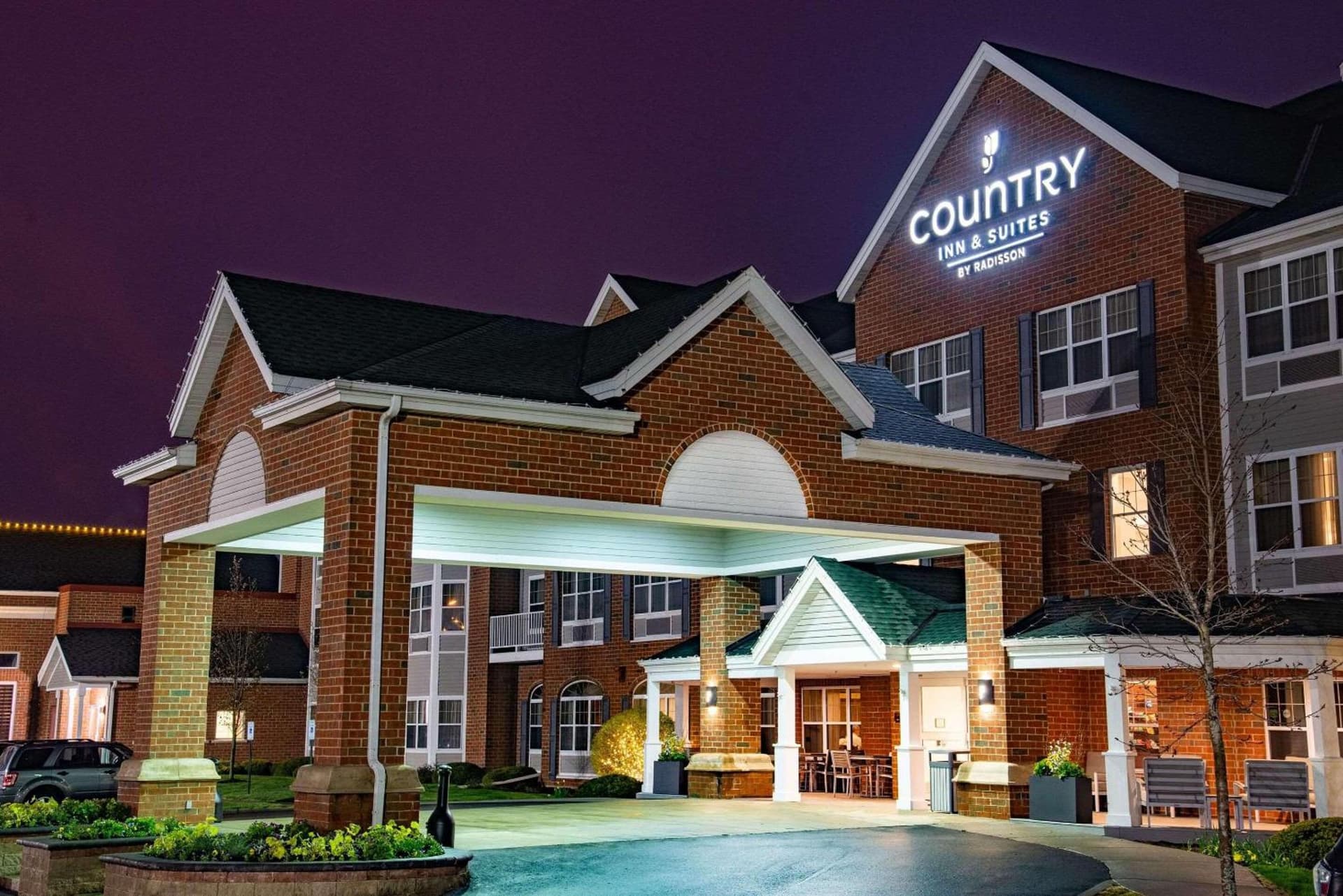 Country Inn & Suites by Radisson, Milwaukee West Brookfield , WI — hotel in Brookfield, Wisconsin