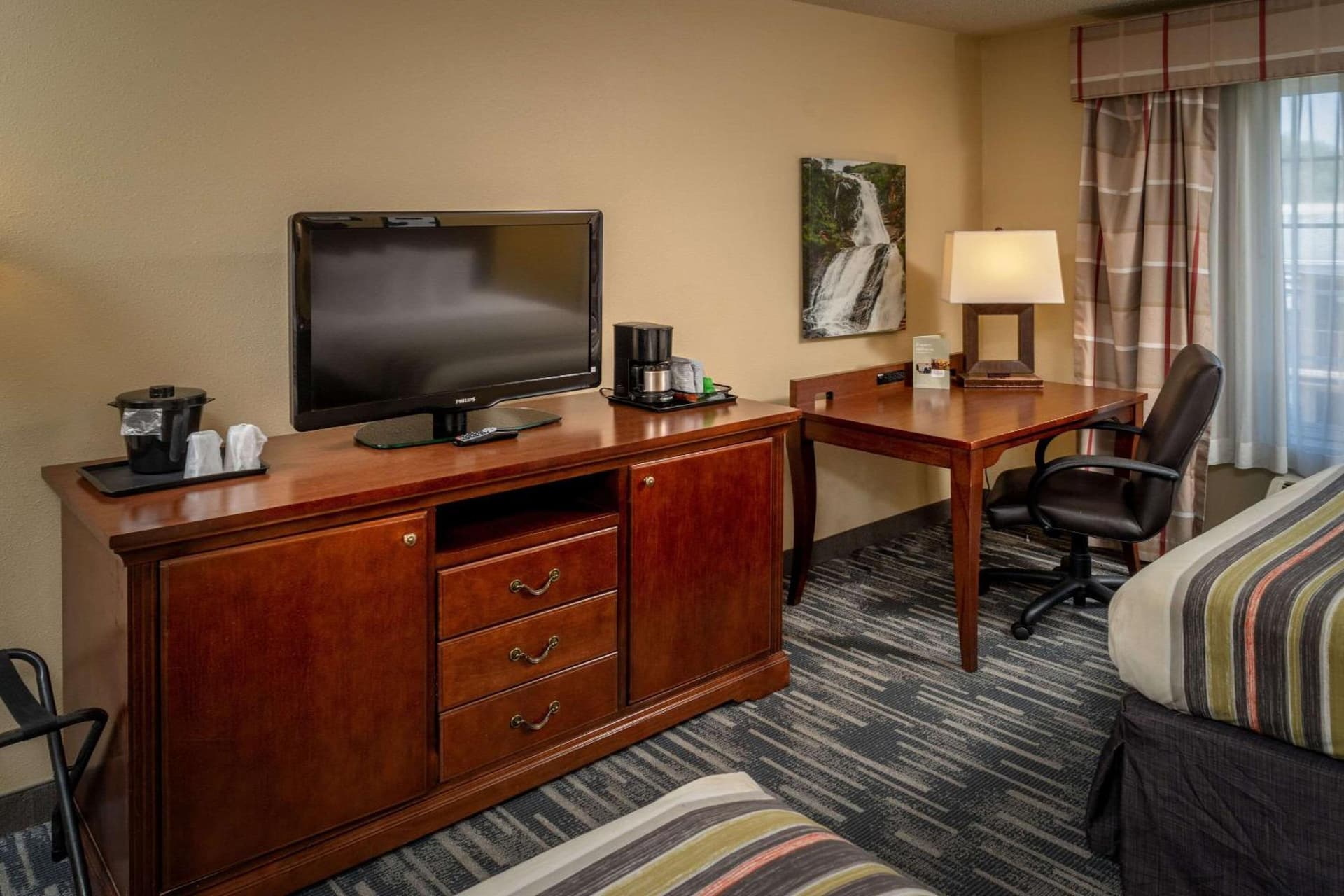 Country Inn & Suites By Radisson, Charleston South, WV gallery photo in Charleston, WV — image 10