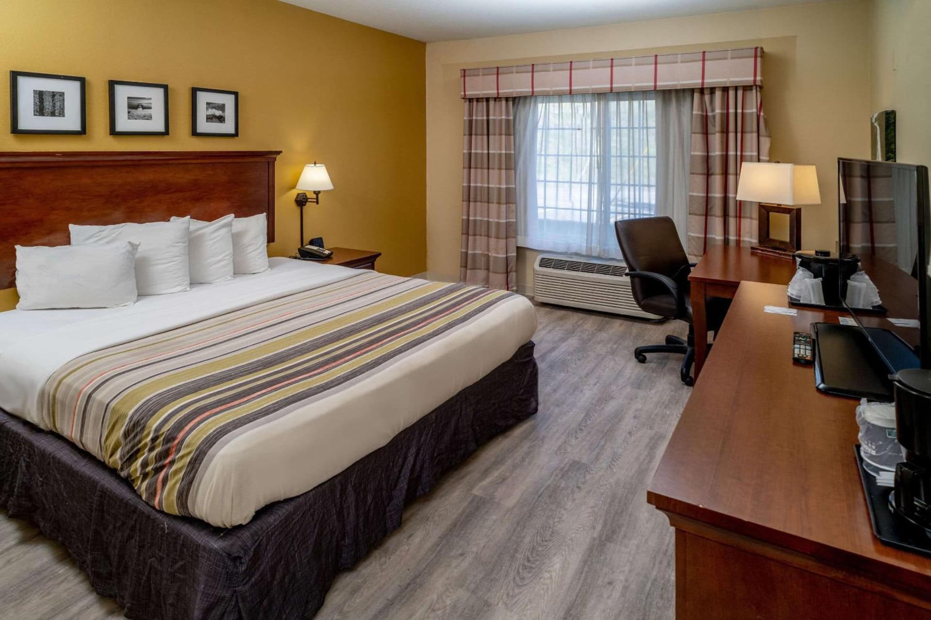 Country Inn & Suites By Radisson, Charleston South, WV gallery photo in Charleston, WV — image 8