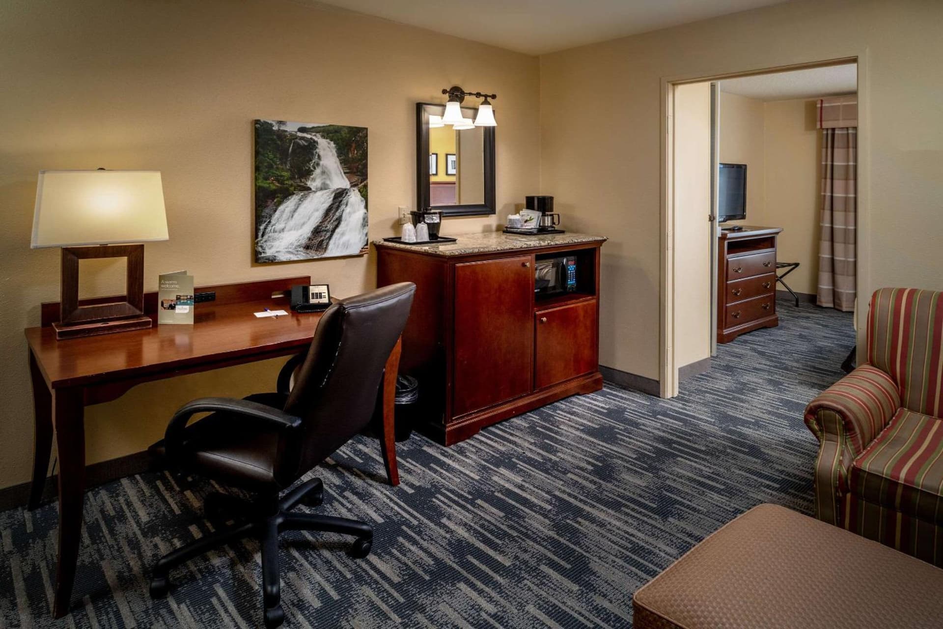 Country Inn & Suites By Radisson, Charleston South, WV gallery photo in Charleston, WV — image 35