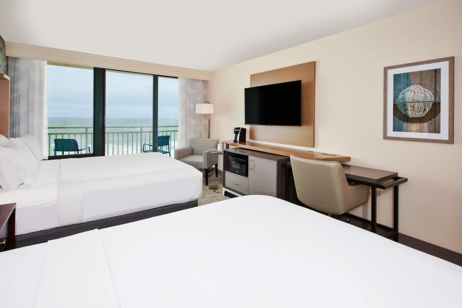 Holiday Inn Va Beach-Oceanside 21st St by IHG interior in Virginia Beach, VA — gallery photo 2