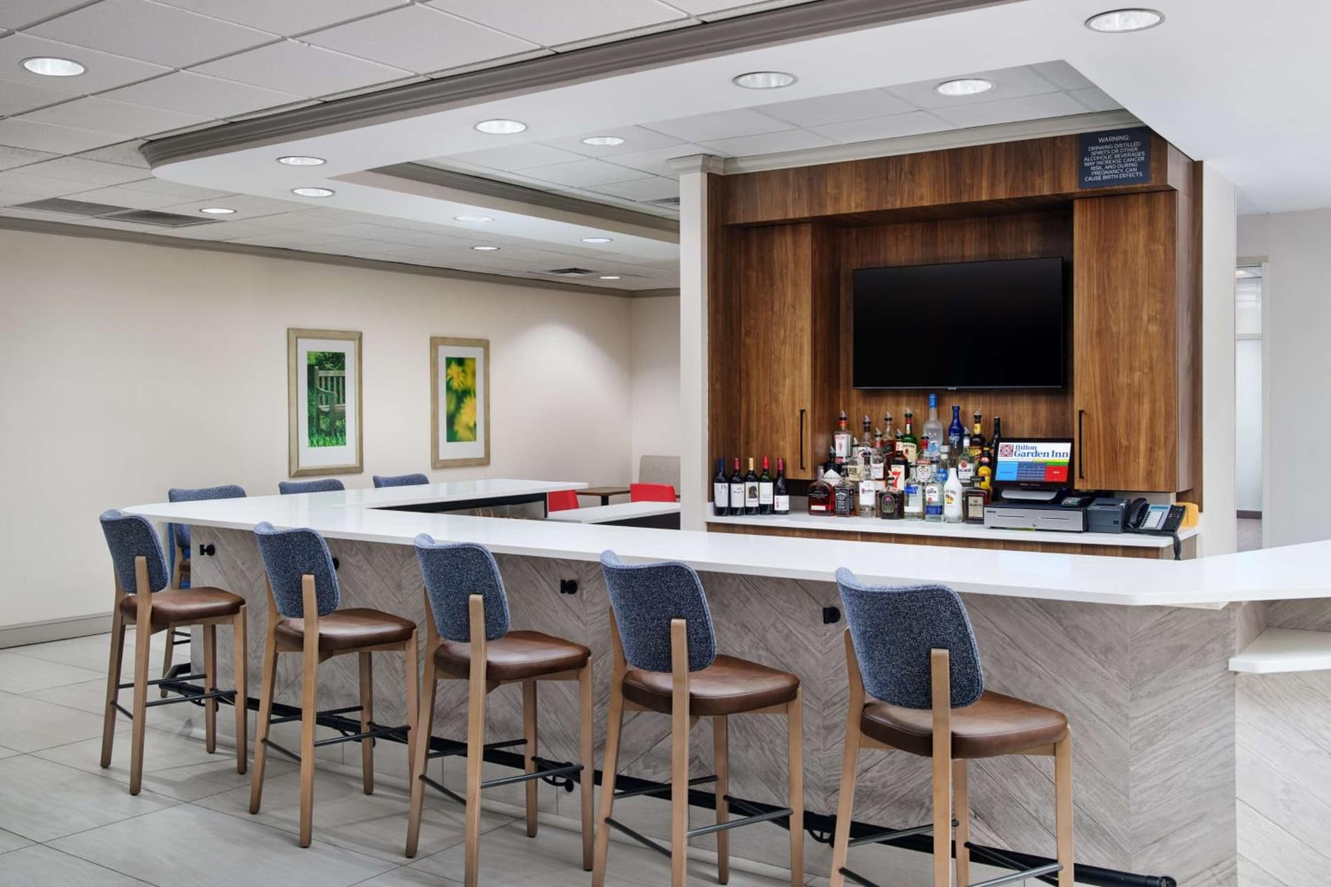 Hilton Garden Inn Schaumburg gallery photo in Schaumburg, IL — image 9