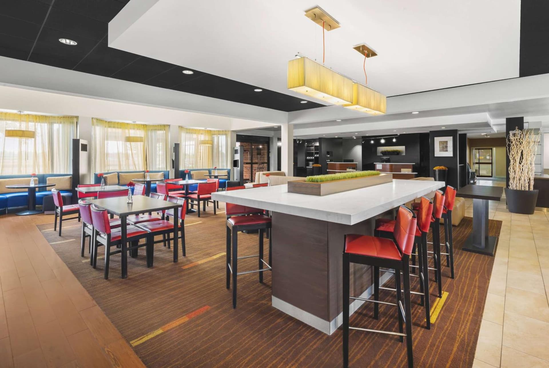 Super 8 by Wyndham Dallas Love Field Airport property views in Dallas, TX — gallery photo 3