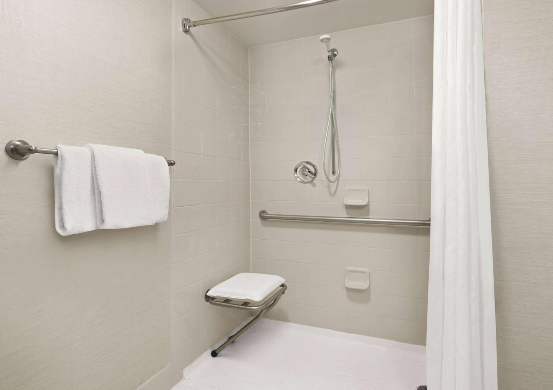 Super 8 by Wyndham Dallas Love Field Airport gallery photo in Dallas, TX — image 19