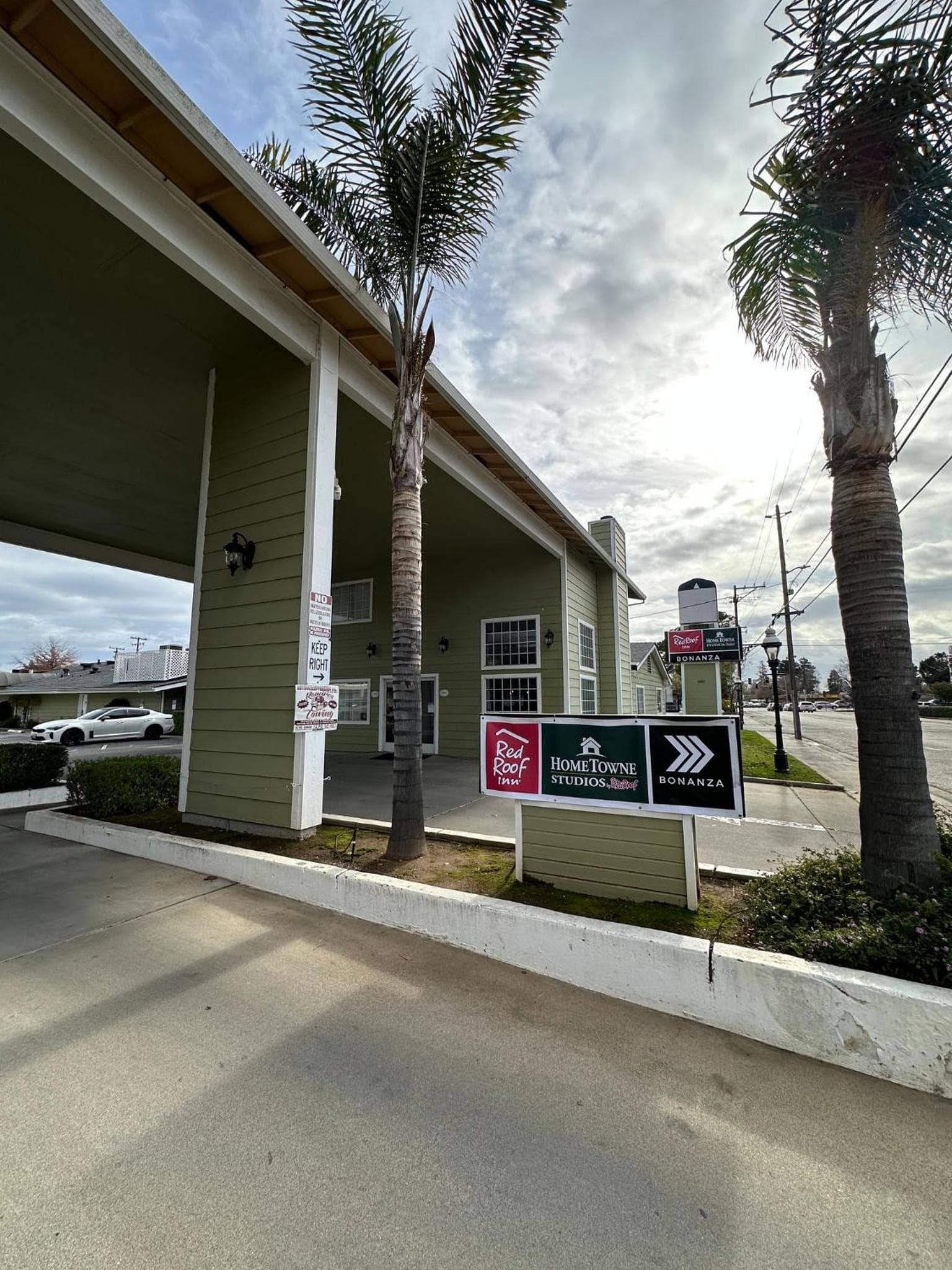 Red Roof Inn Yuba City Bonanza - Marysville featured exterior or lobby in Yuba City, CA — similar hotel