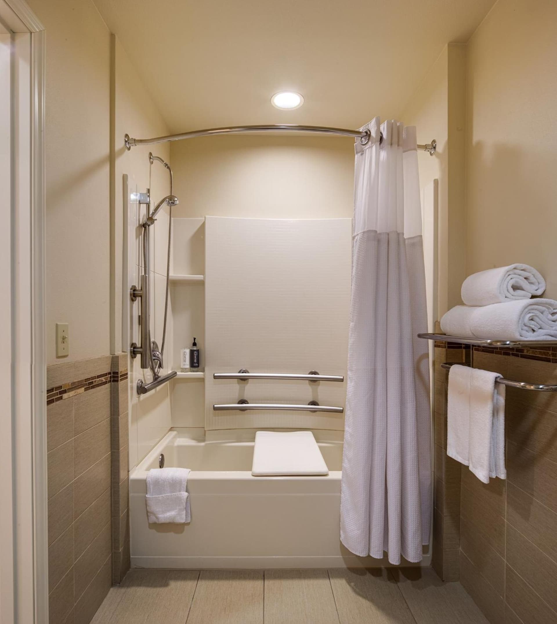 Ayres Hotel Fountain Valley - Huntington Beach gallery photo in Fountain Valley, CA — image 15