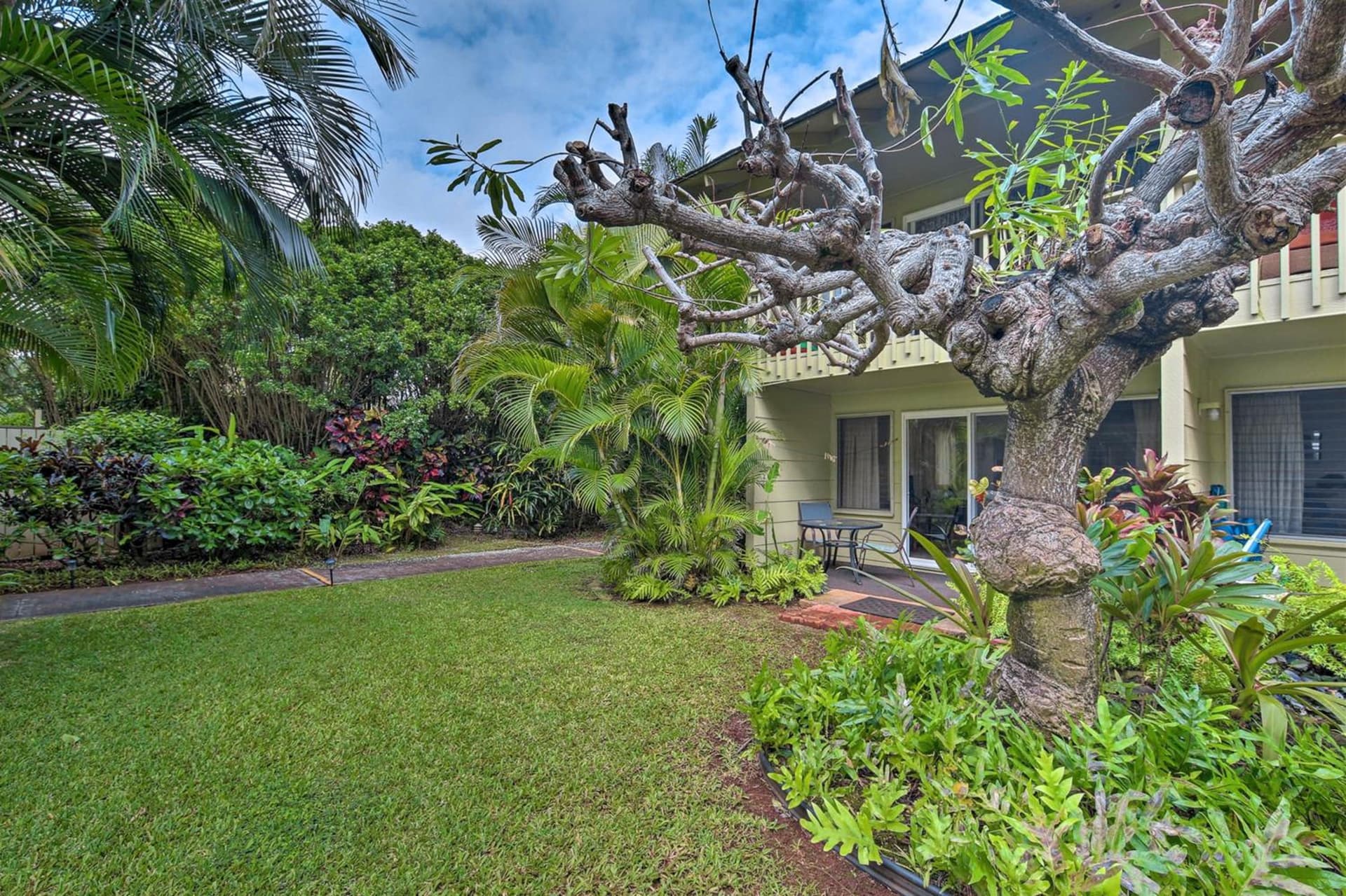 Kapa`a Sands 18 interior in Kapaa, HI — gallery photo 2