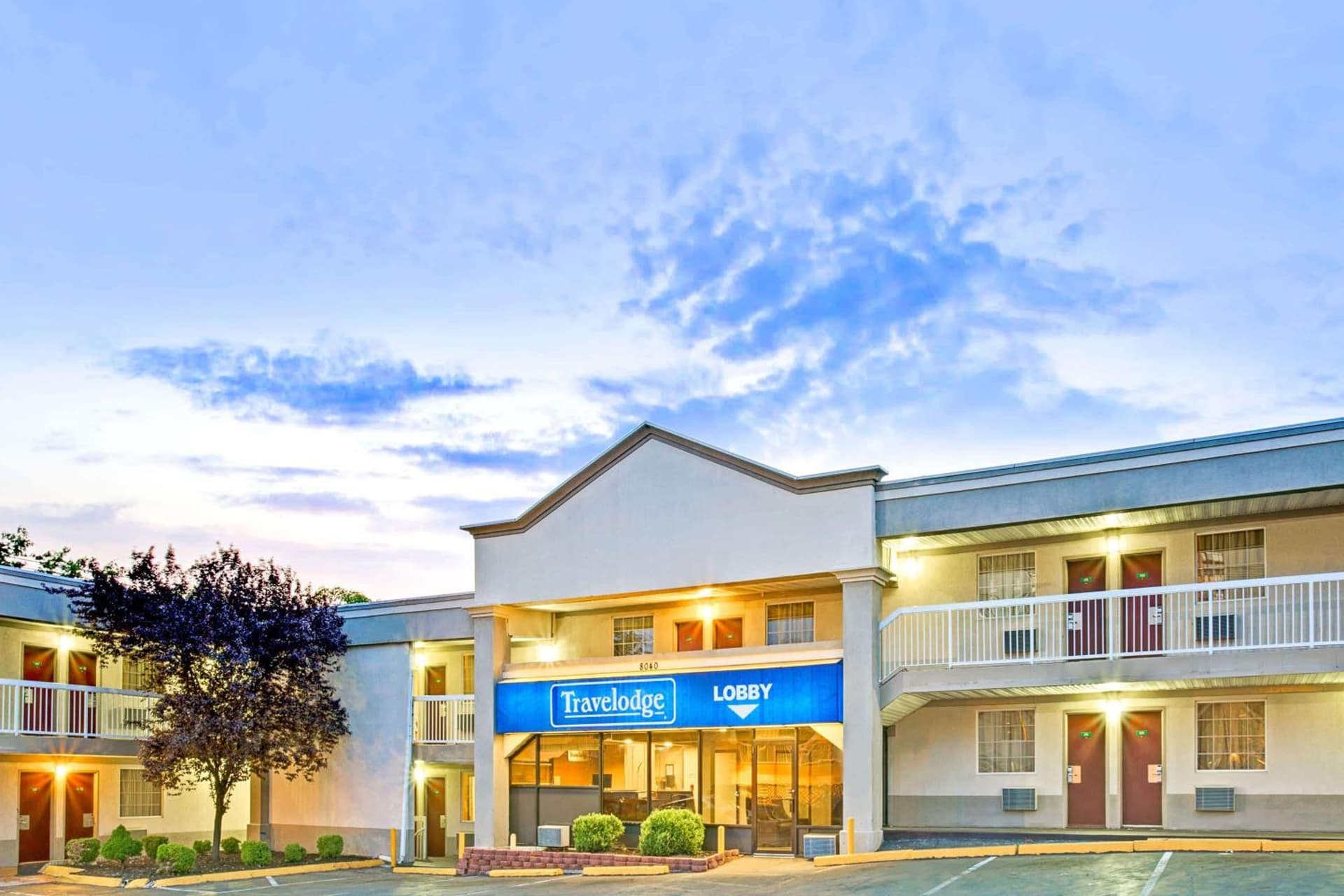 Travelodge by Wyndham Silver Spring interior in Silver Spring, MD — gallery photo 2