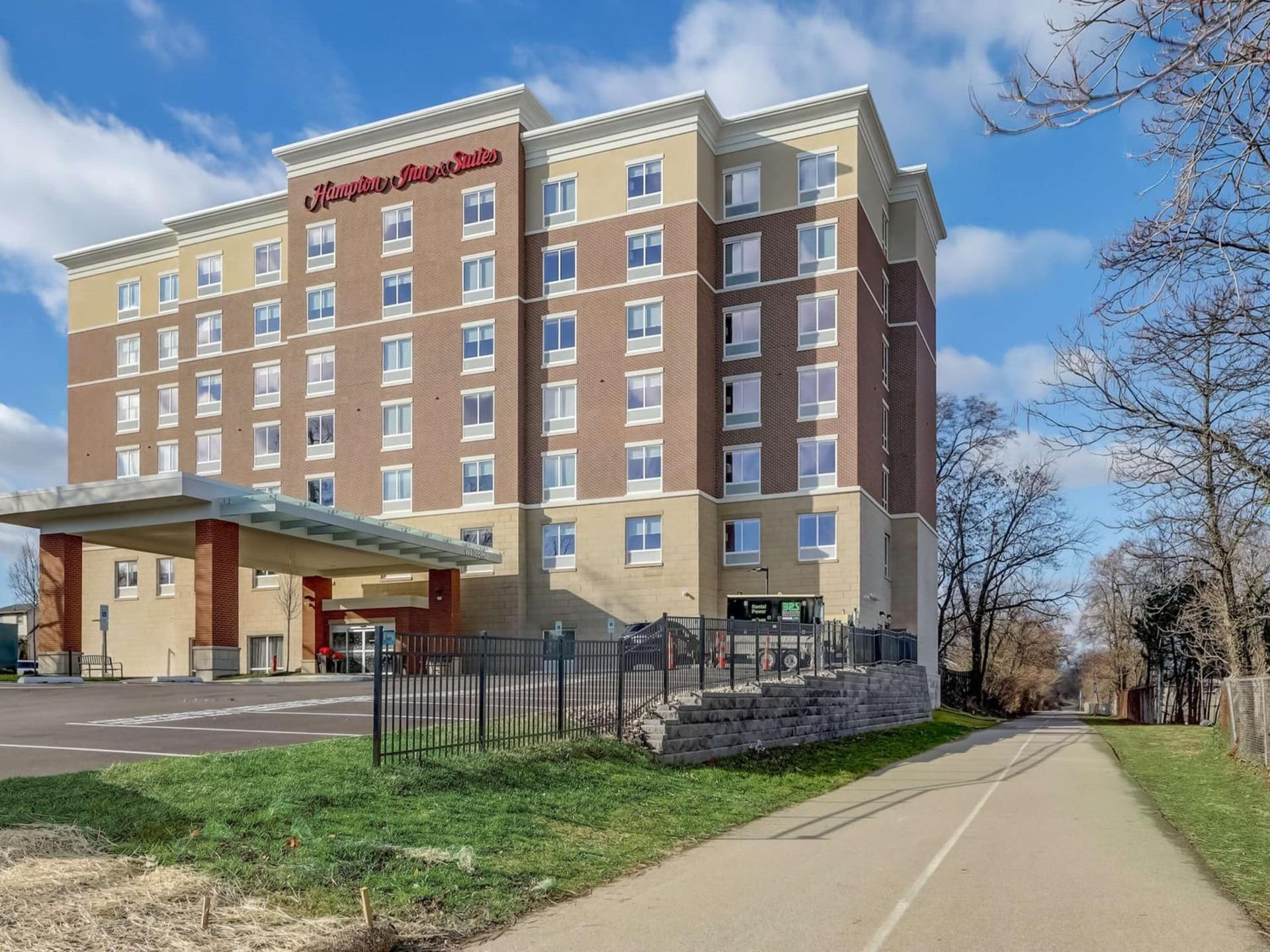 Hampton Inn & Suites Cincinnati Midtown Rookwood featured exterior or lobby in Cincinnati, OH — similar hotel