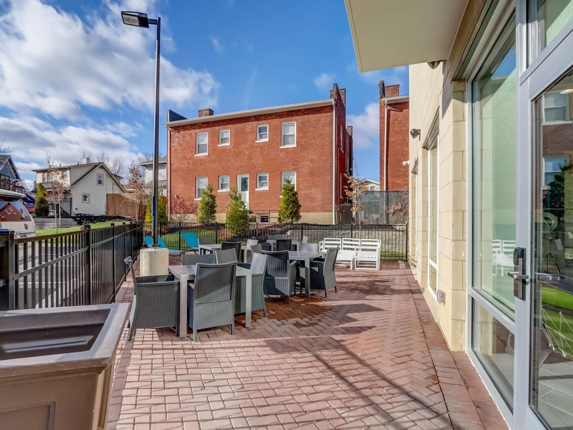 Hampton Inn & Suites Cincinnati Midtown Rookwood property views in Cincinnati, OH — gallery photo 3