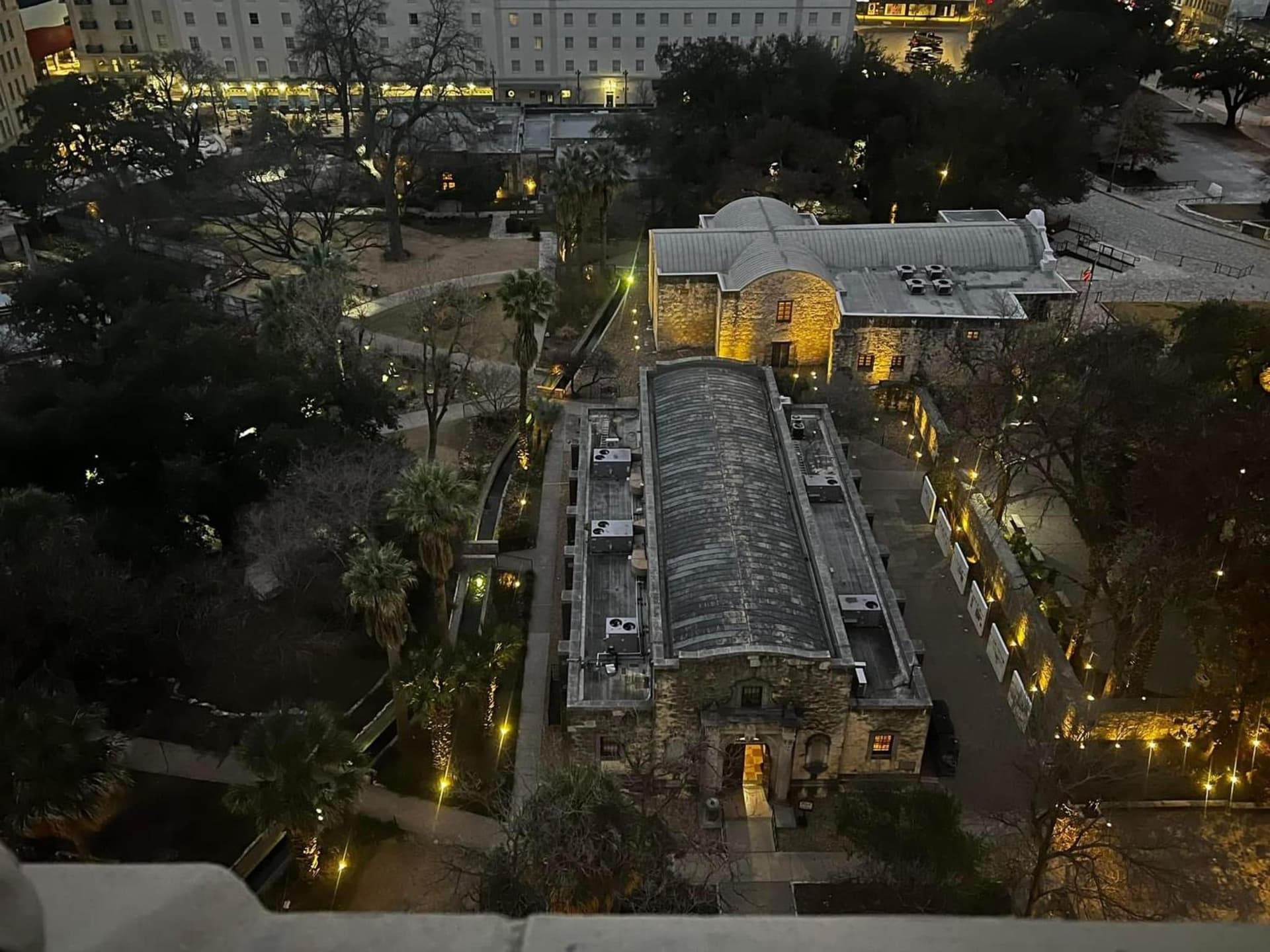The Emily Morgan Hotel - A DoubleTree by Hilton gallery photo in San Antonio, TX — image 83