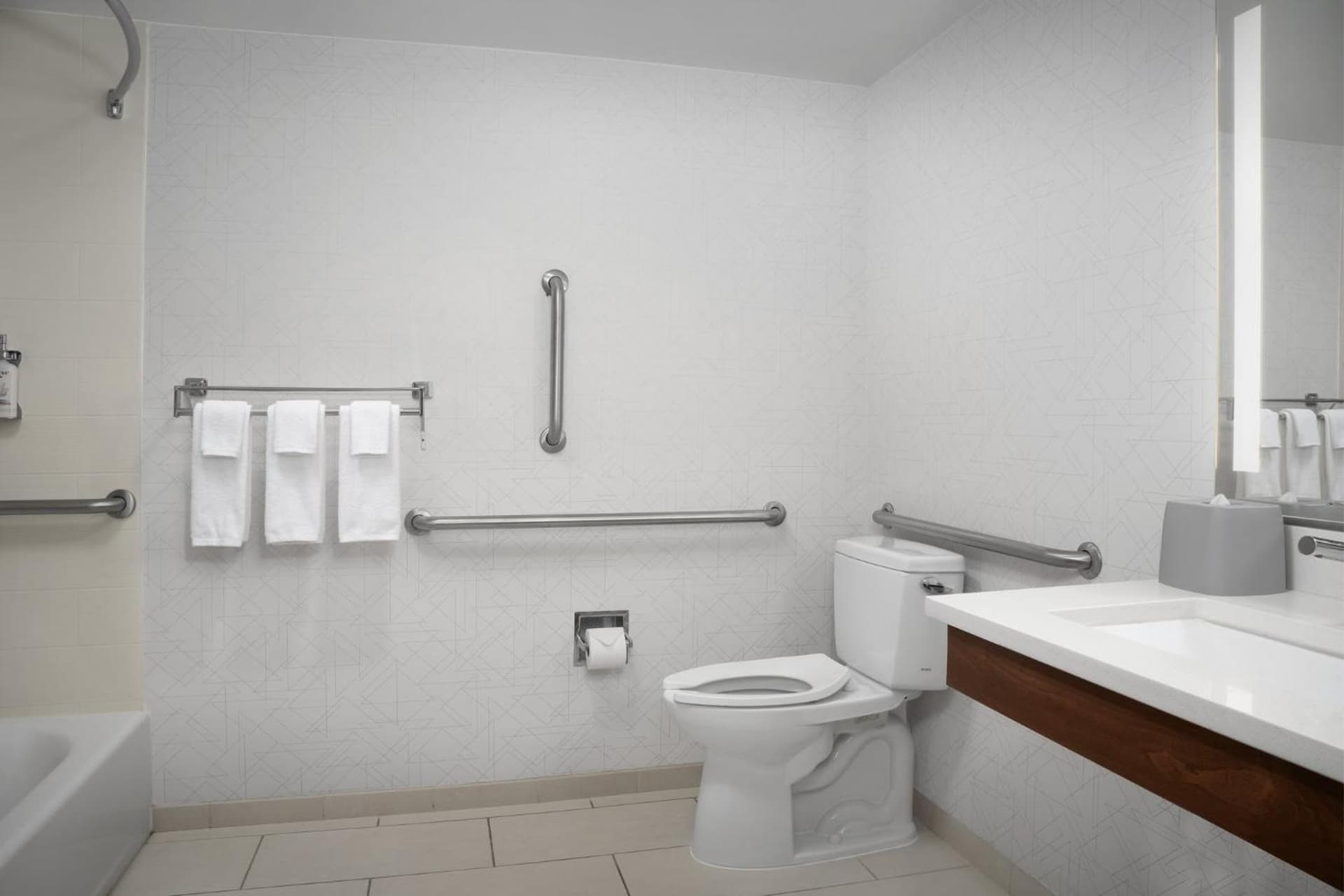 Holiday Inn Express & Suites Alexandria - Fort Belvoir by IHG gallery photo in Alexandria, VA — image 17