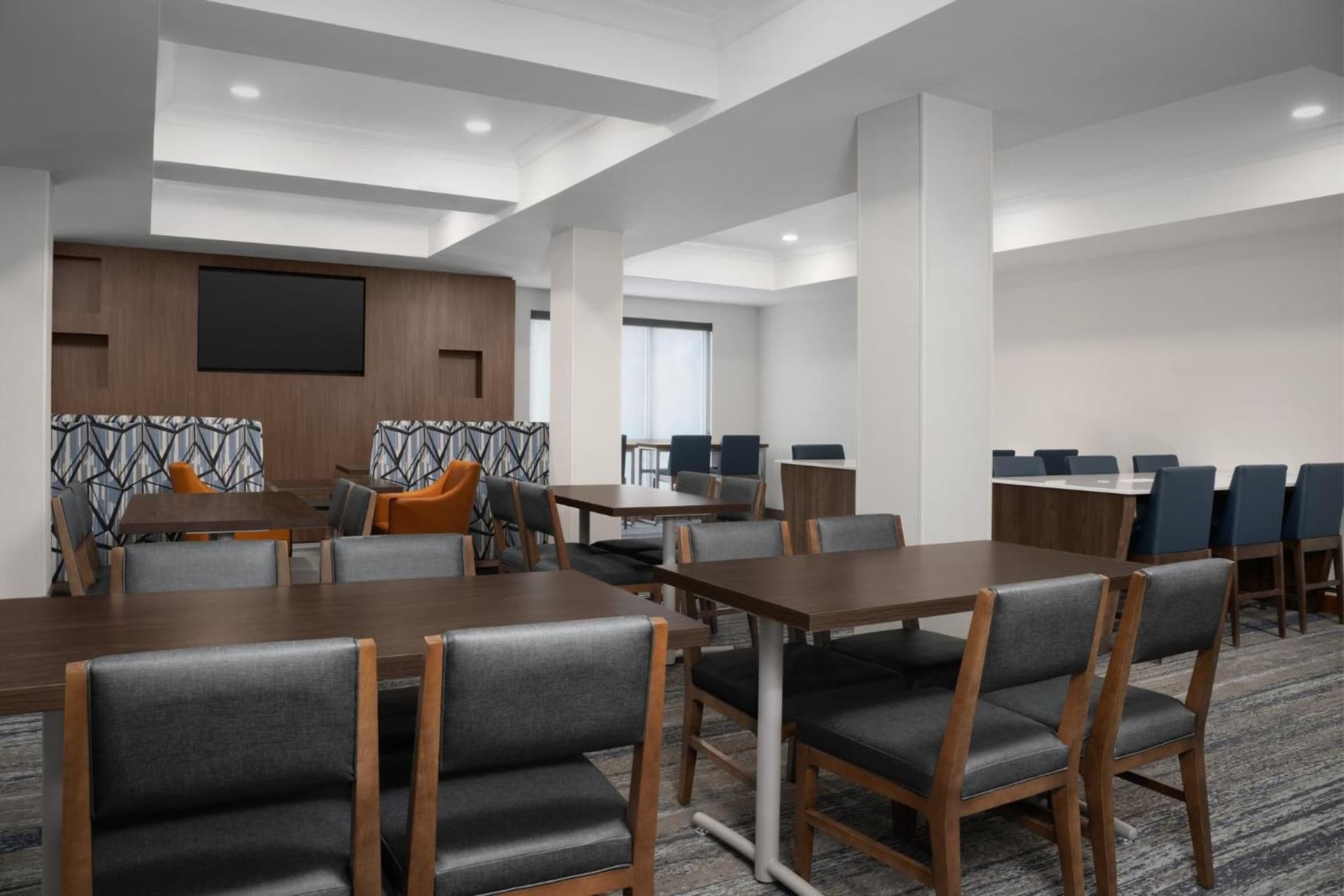 Holiday Inn Express & Suites Alexandria - Fort Belvoir by IHG gallery photo in Alexandria, VA — image 7