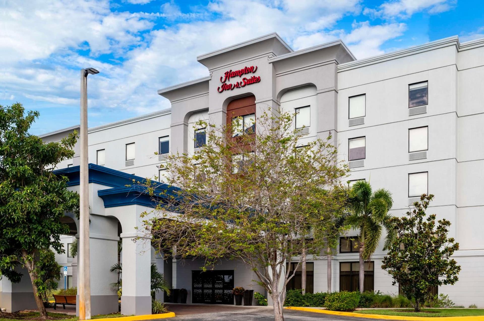 Hampton Inn & Suites Ft. Lauderdale/West-Sawgrass/Tamarac, FL featured exterior or lobby in Tamarac, FL — similar hotel
