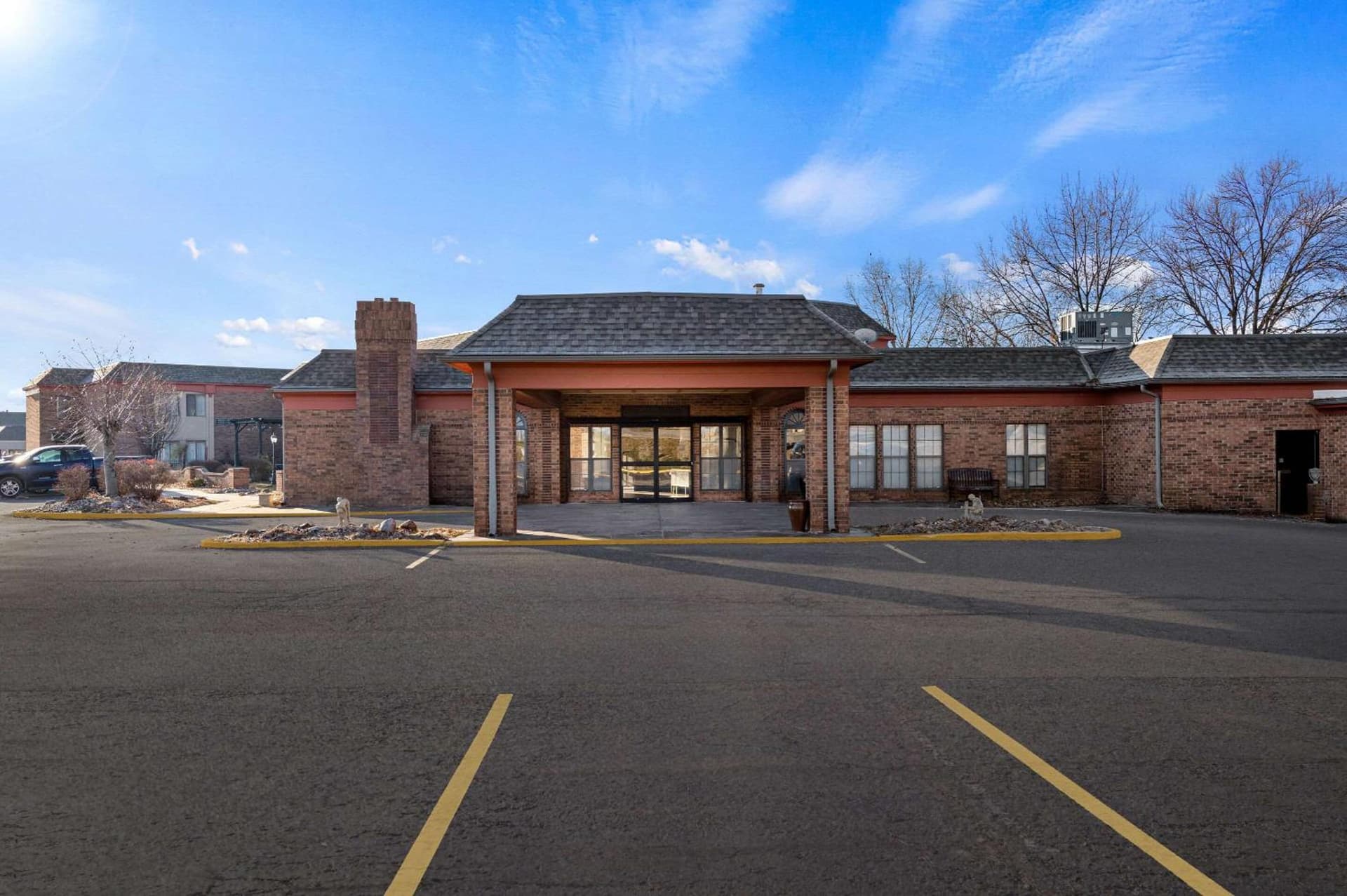 Suburban Studios Kansas City Airport North — hotel in Platte City, Missouri