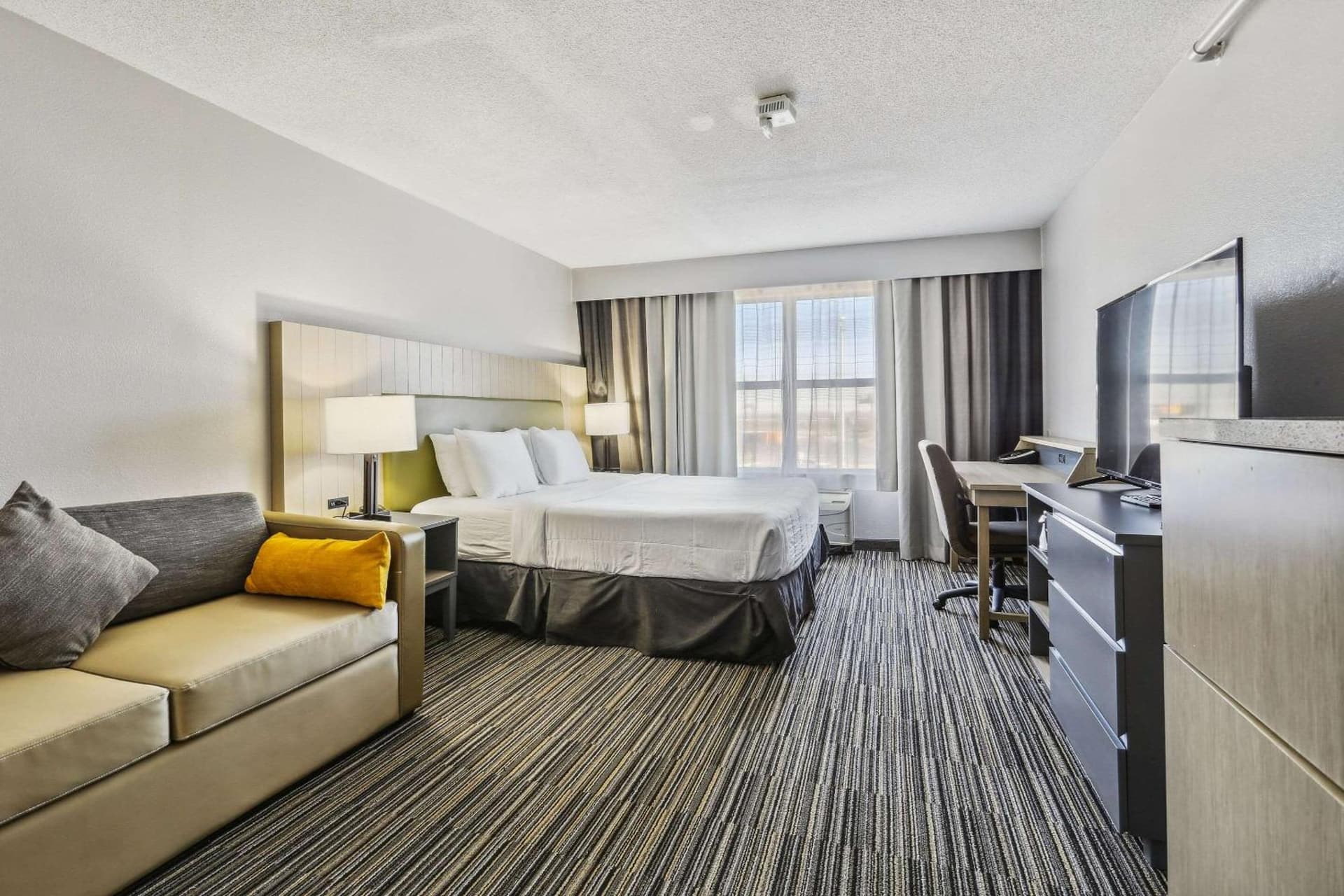 Country Inn & Suites by Radisson, Chicago O'Hare South, IL property views in Bensenville, IL — gallery photo 3