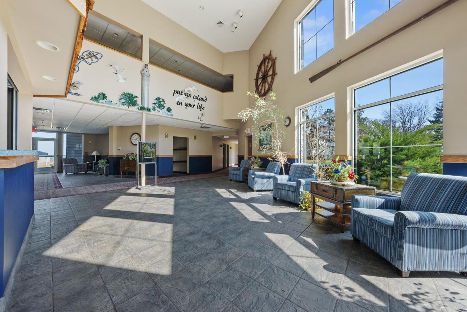 Bayshore Resort Downtown Put-in-Bay Island interior in Put-in-Bay, OH — gallery photo 2