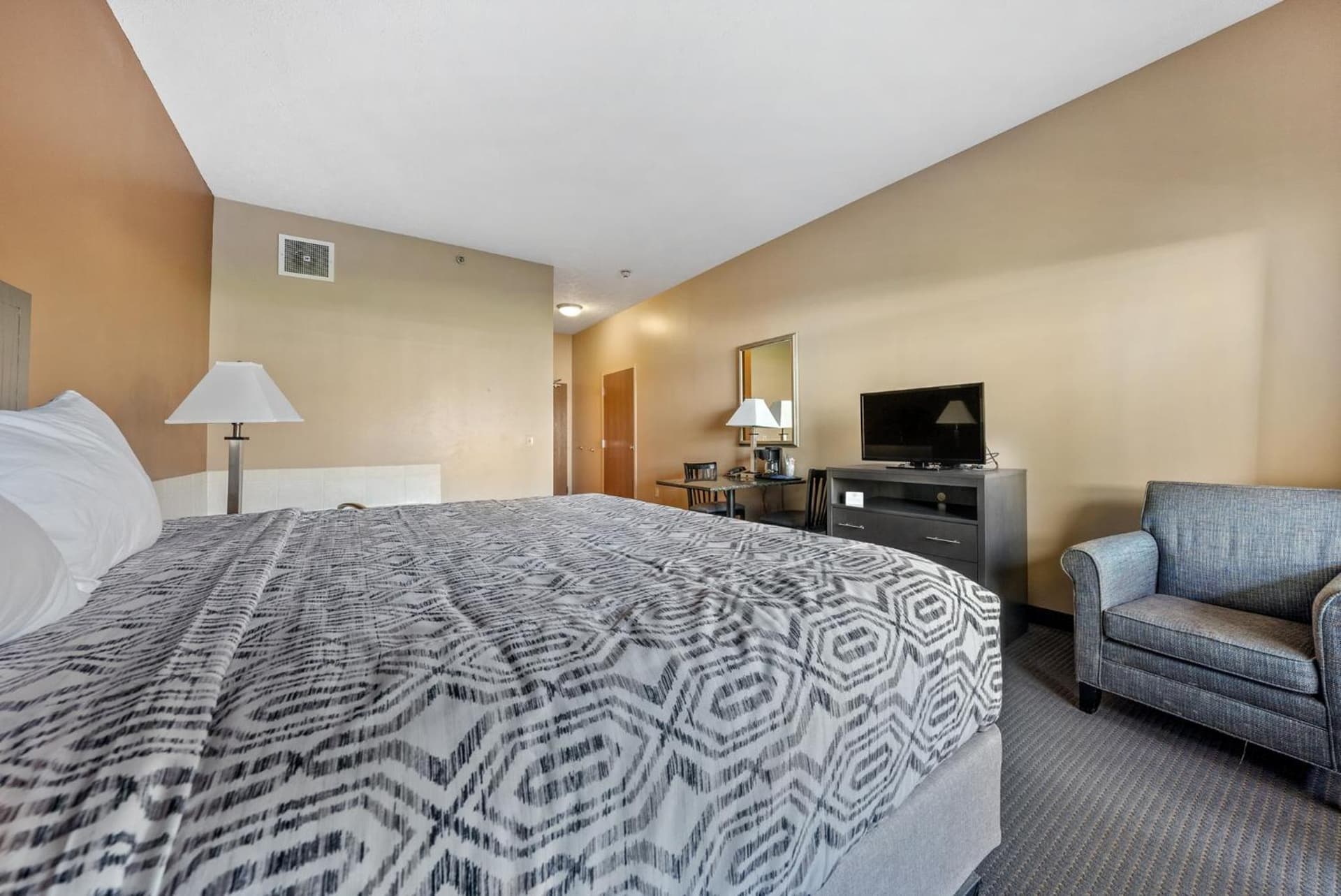Bayshore Resort Downtown Put-in-Bay Island gallery photo in Put-in-Bay, OH — image 12