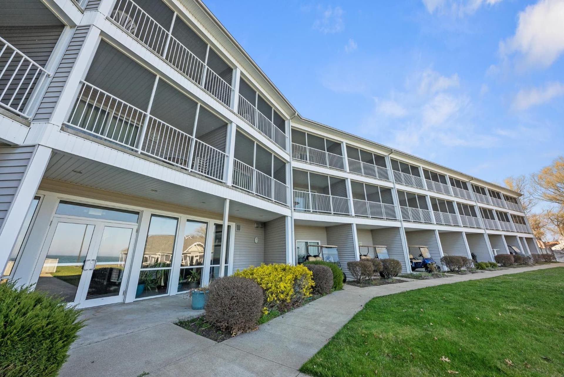 Bayshore Resort Downtown Put-in-Bay Island gallery photo in Put-in-Bay, OH — image 10