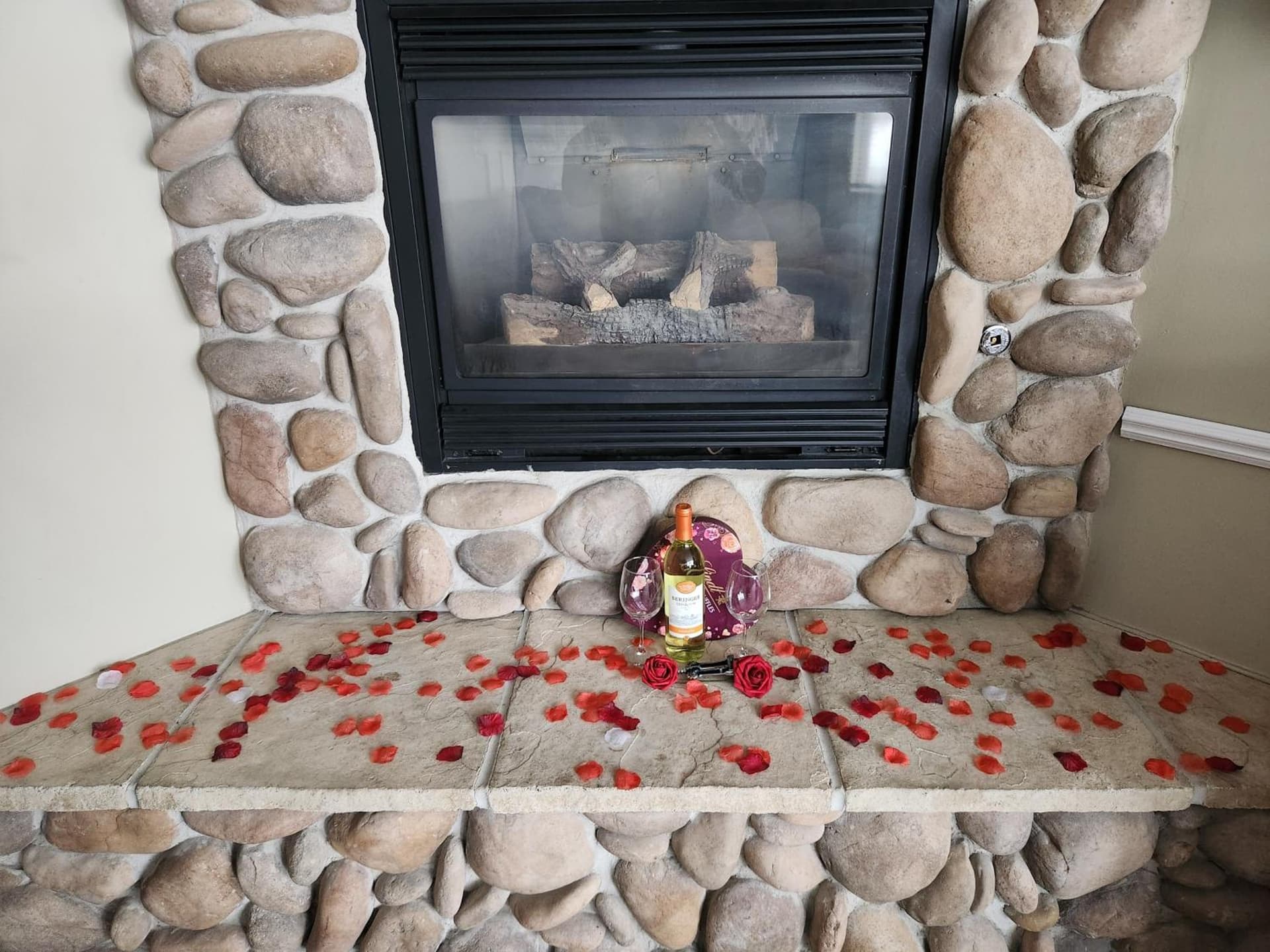 Weathervane Inn gallery photo in Montague, MI — image 72