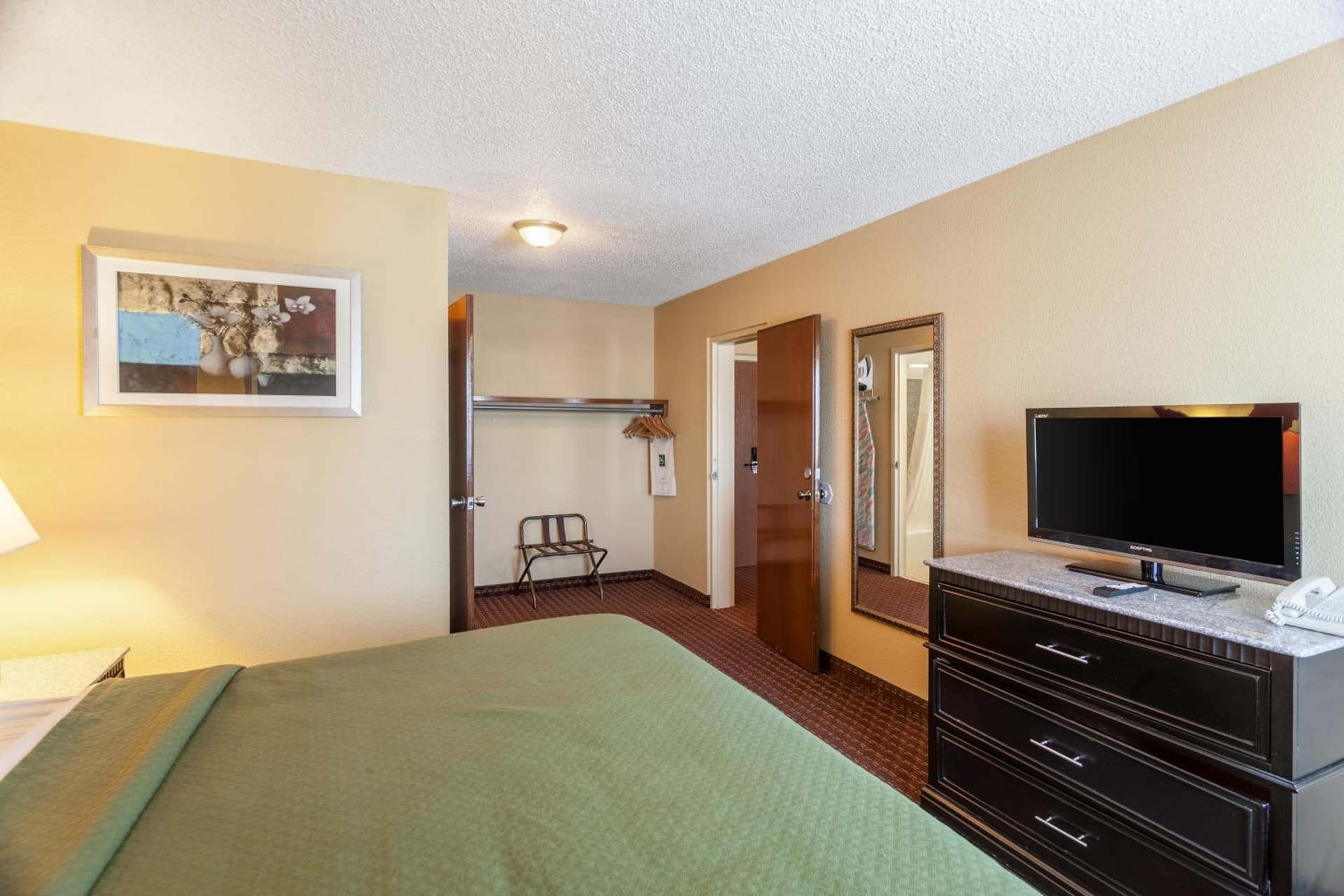 Quality Inn & Suites Lincoln South gallery photo in Lincoln, NE — image 42