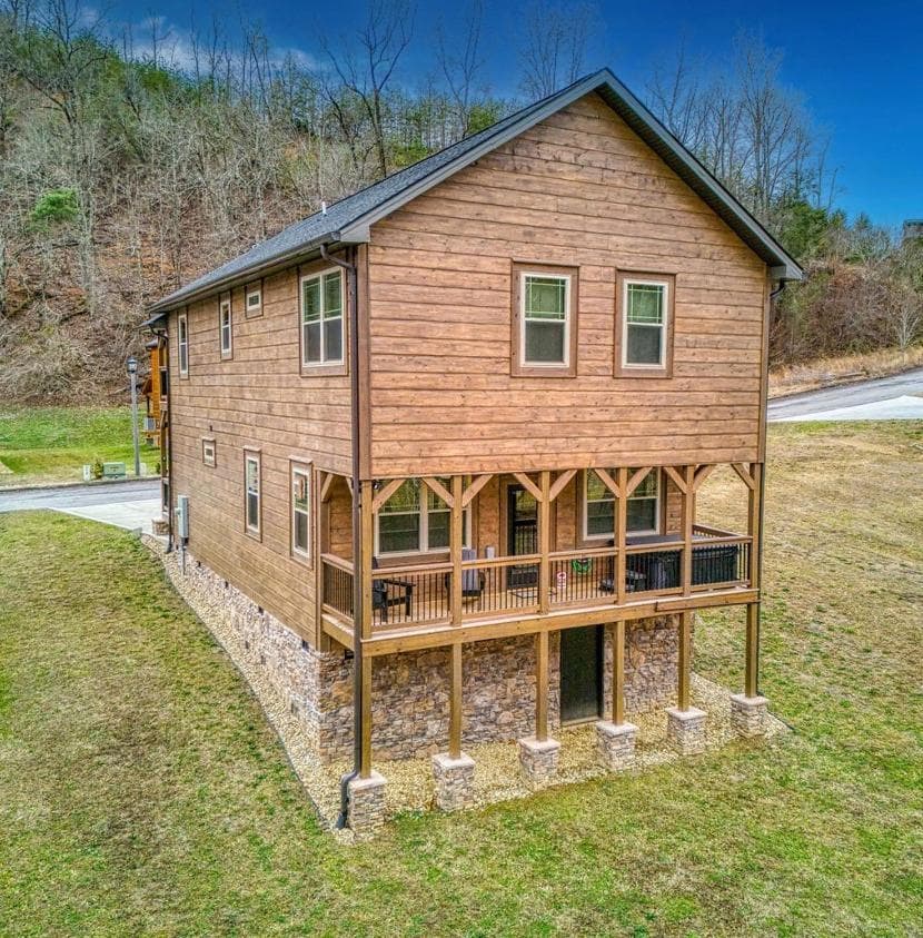 Creekside Lodge featured exterior or lobby in Pigeon Forge, TN — similar hotel