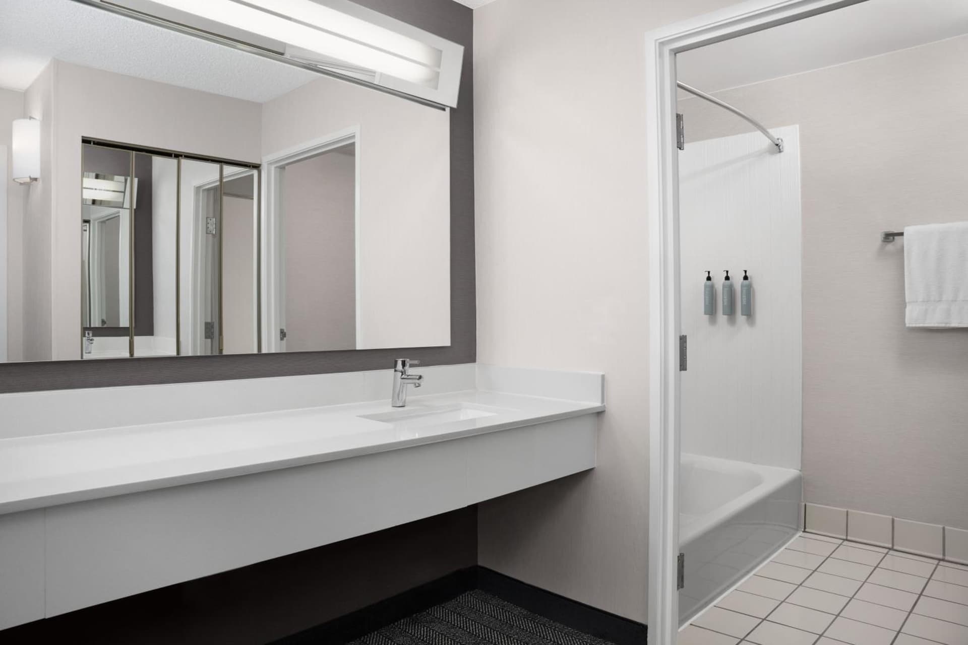 Courtyard by Marriott Lakeland gallery photo in Lakeland, FL — image 14
