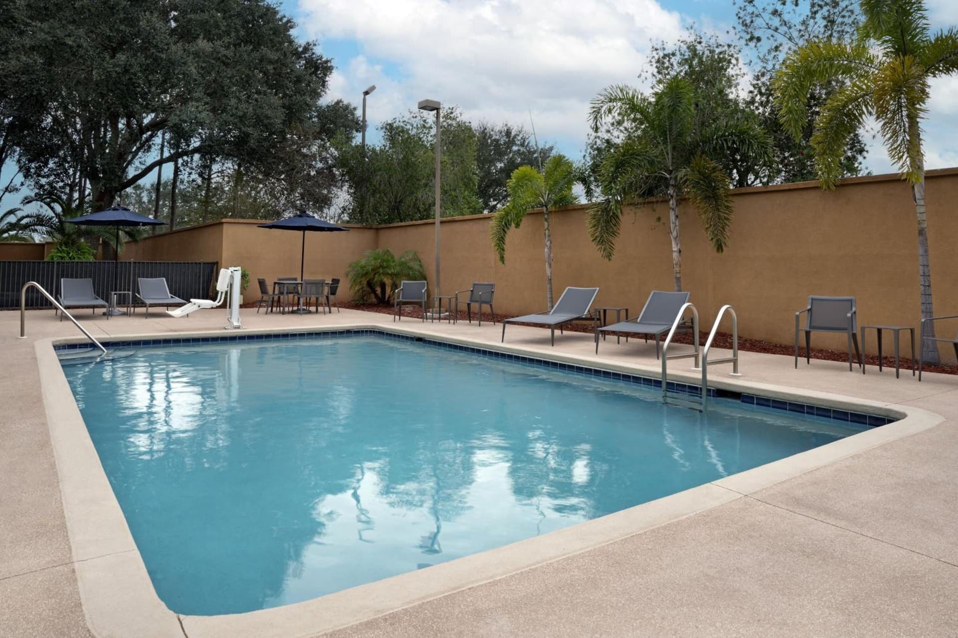 Courtyard by Marriott Lakeland gallery photo in Lakeland, FL — image 25