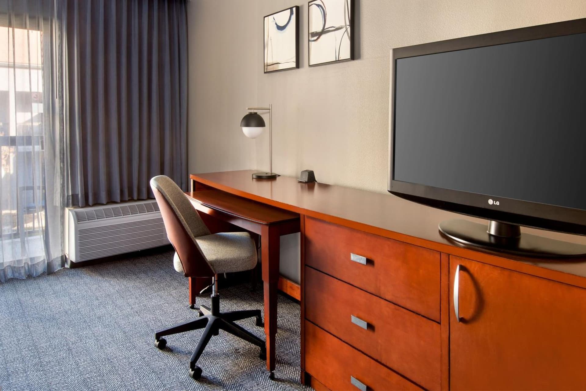 Courtyard by Marriott Tarrytown Westchester County gallery photo in Tarrytown, NY — image 4