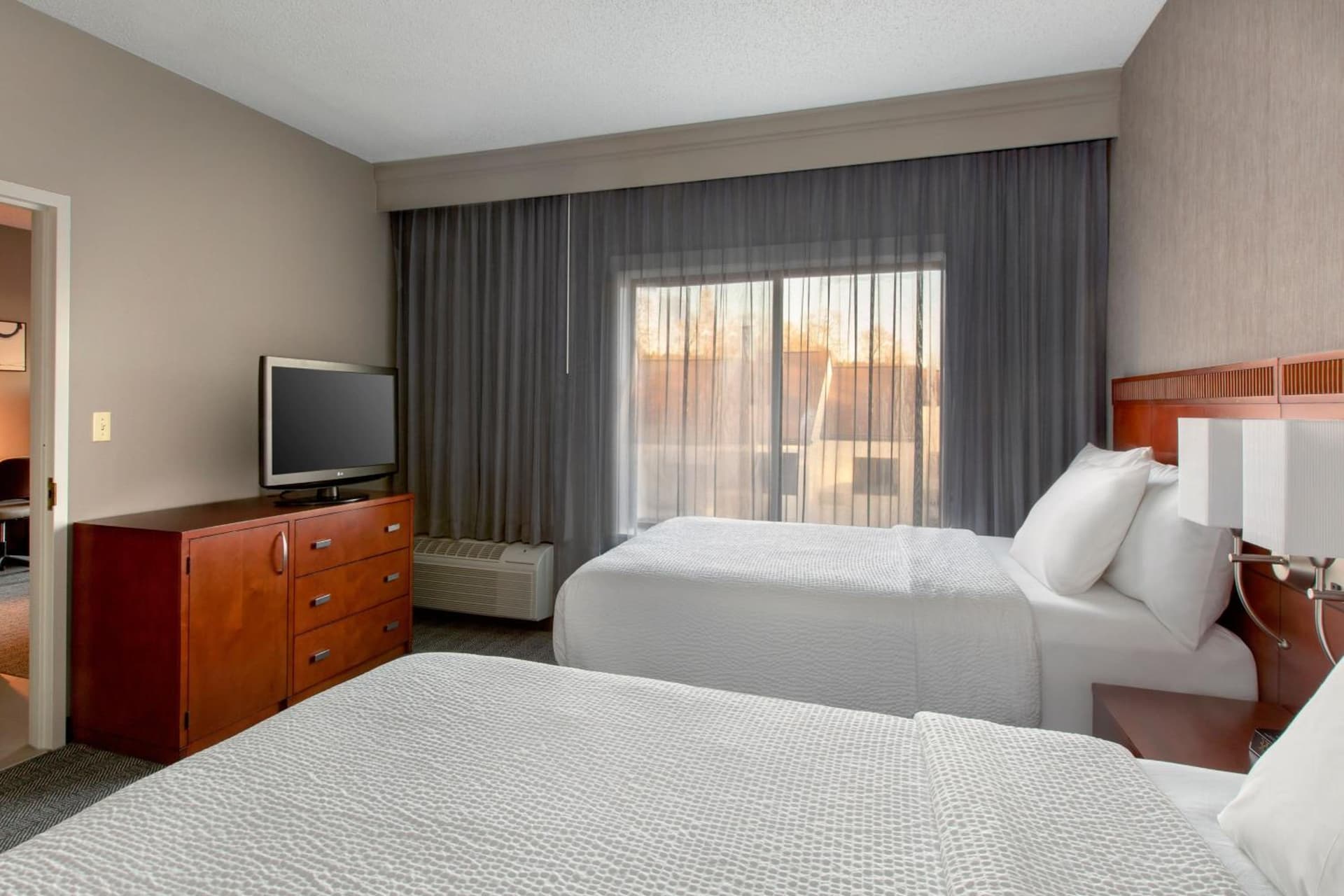 Courtyard by Marriott Tarrytown Westchester County gallery photo in Tarrytown, NY — image 25