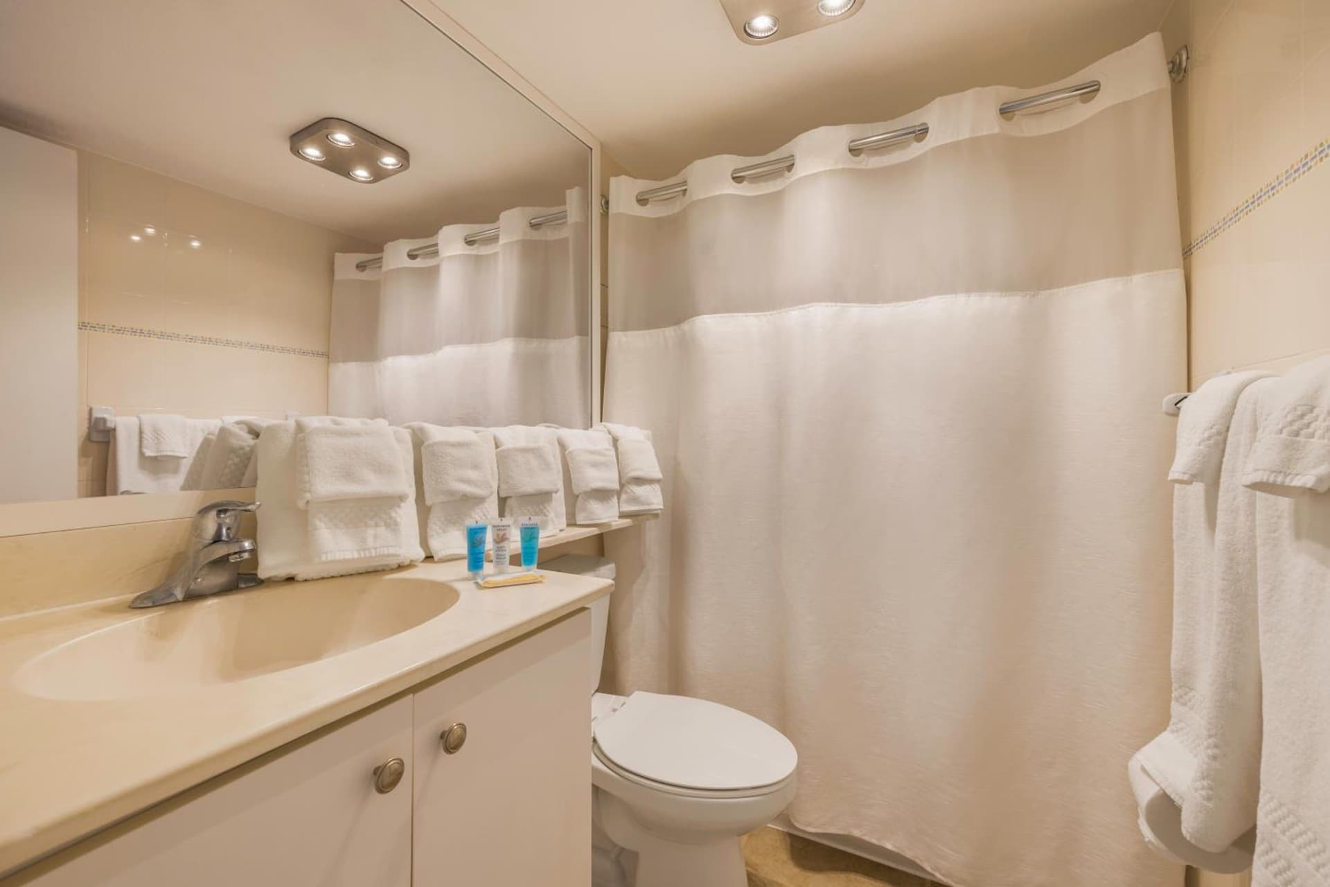 Coconut Bay Resort gallery photo in Fort Lauderdale, FL — image 34