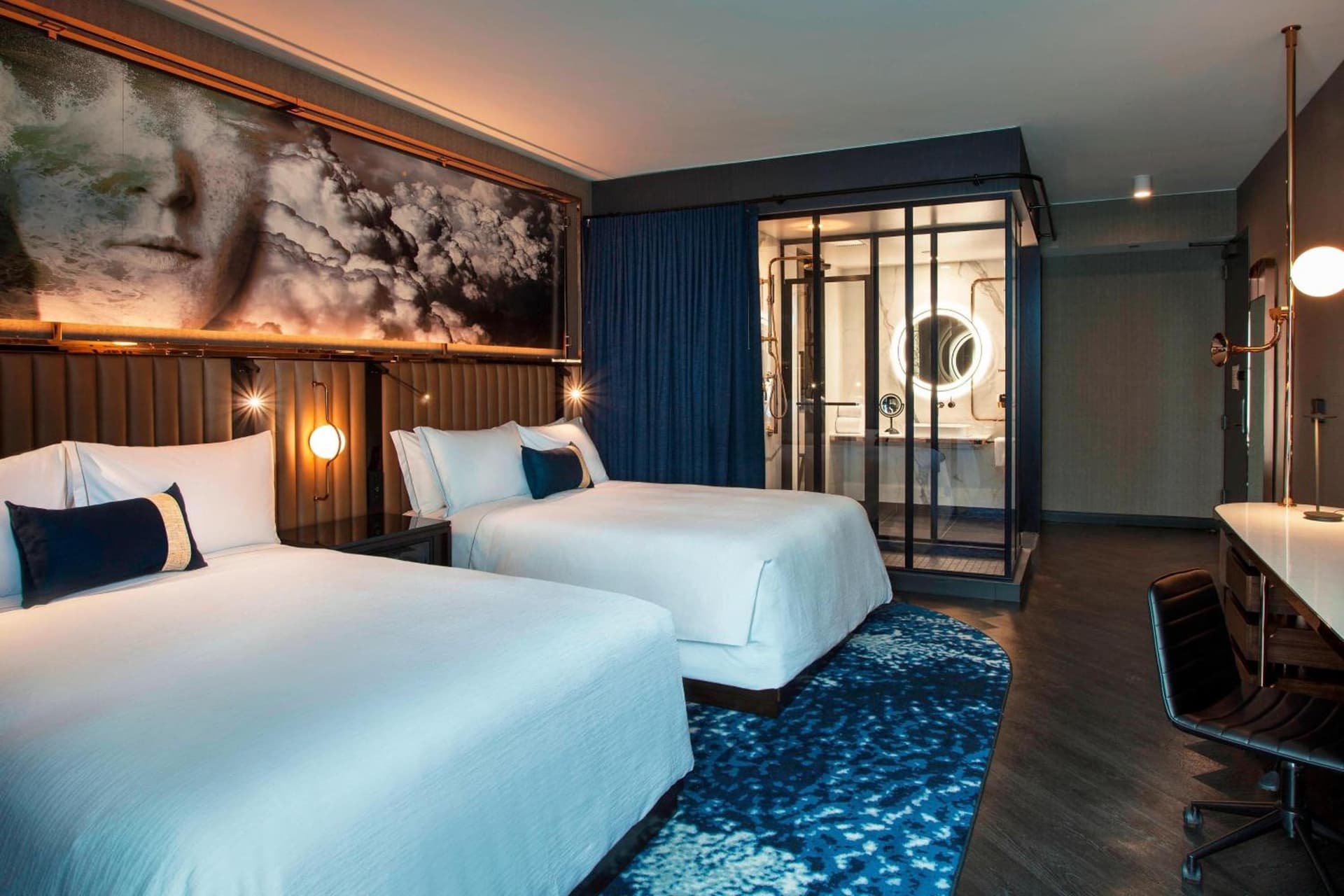 Hotel EMC2, Autograph Collection property views in Chicago, IL — gallery photo 3