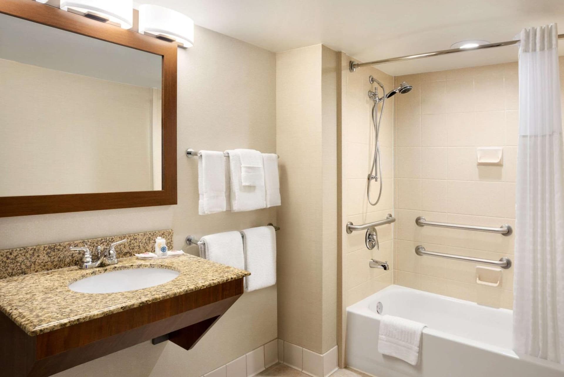 Comfort Inn & Suites Presidential gallery photo in Little Rock, AR — image 25