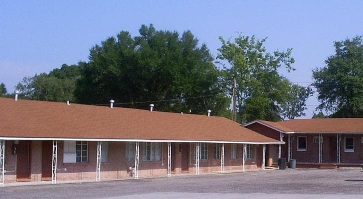 Crestview Inn interior in Crestview, FL — gallery photo 2