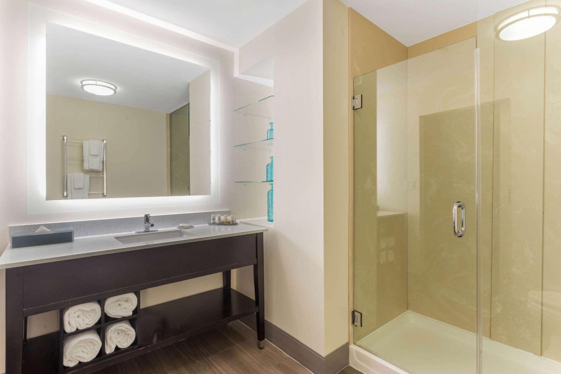 La Quinta Inn & Suites by Wyndham Chicago Downtown gallery photo in Chicago, IL — image 17