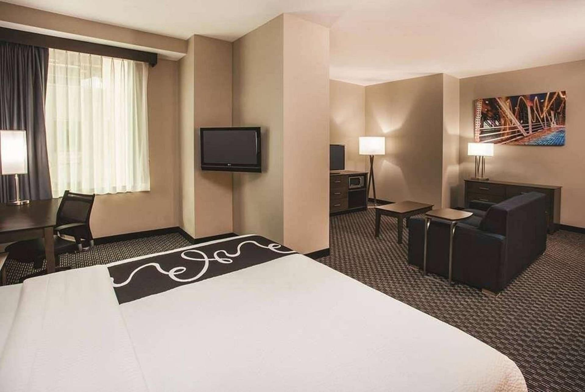 La Quinta Inn & Suites by Wyndham Chicago Downtown gallery photo in Chicago, IL — image 13